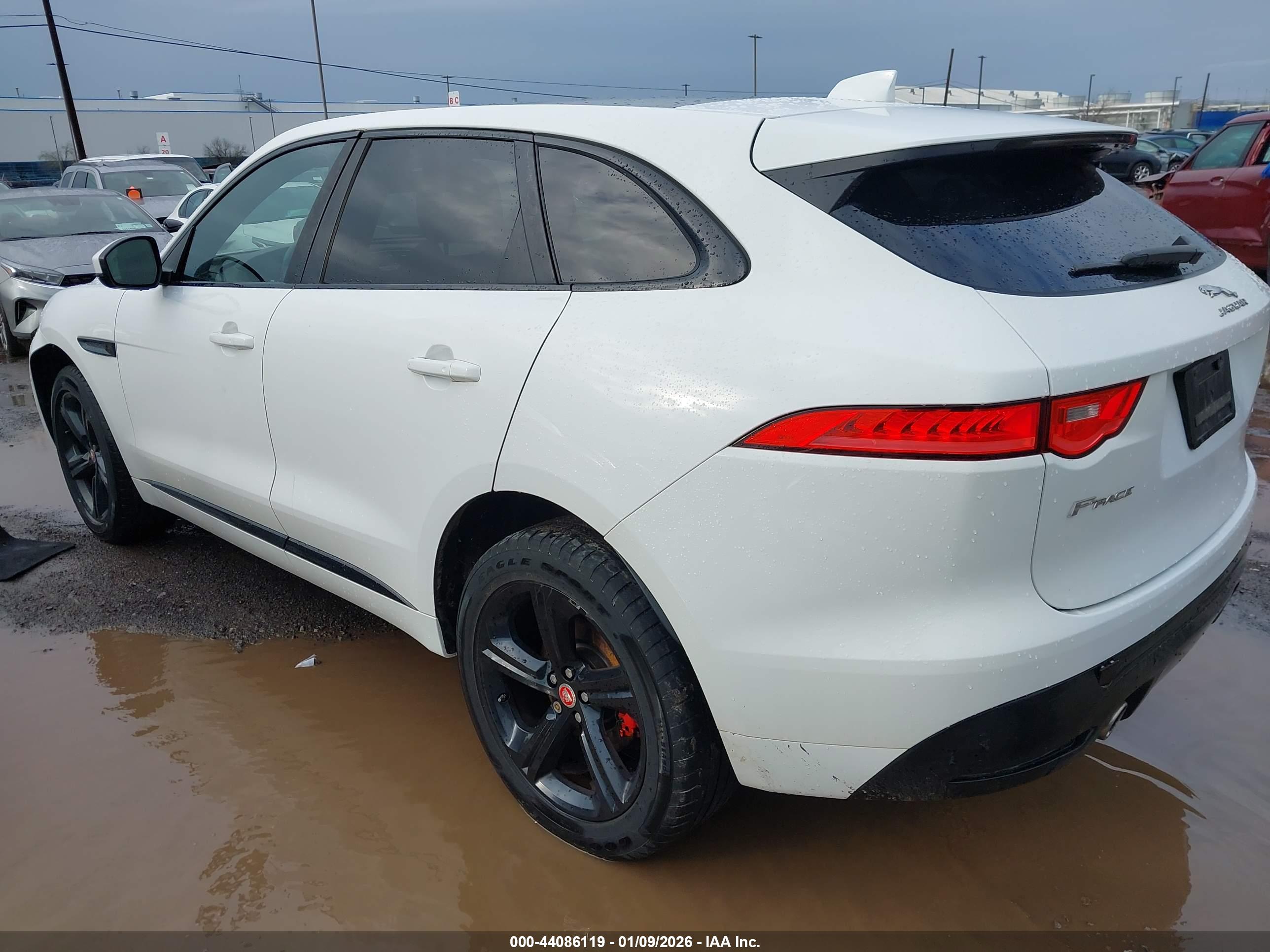 JAGUAR F-PACE image 3
