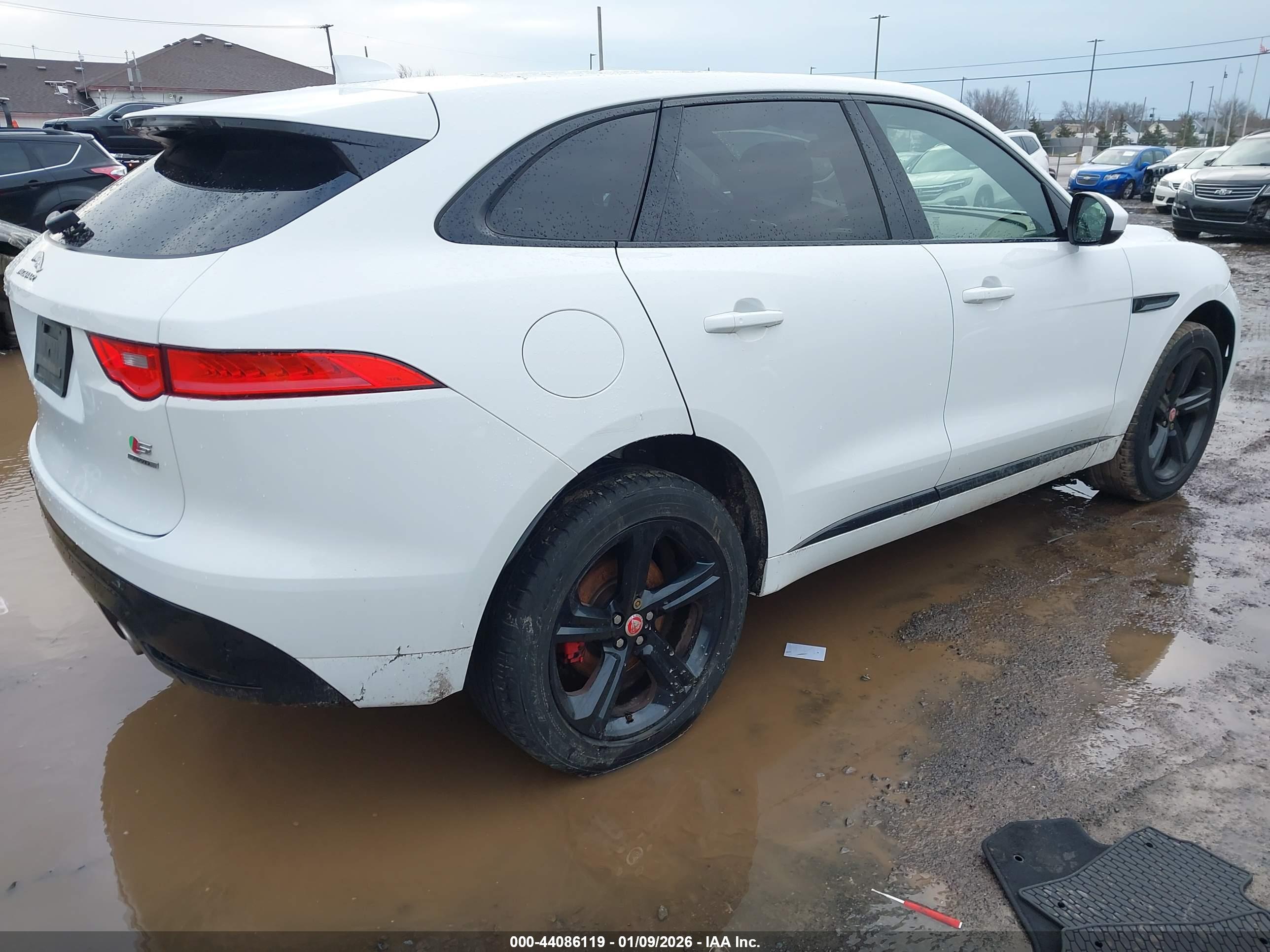 JAGUAR F-PACE image 4