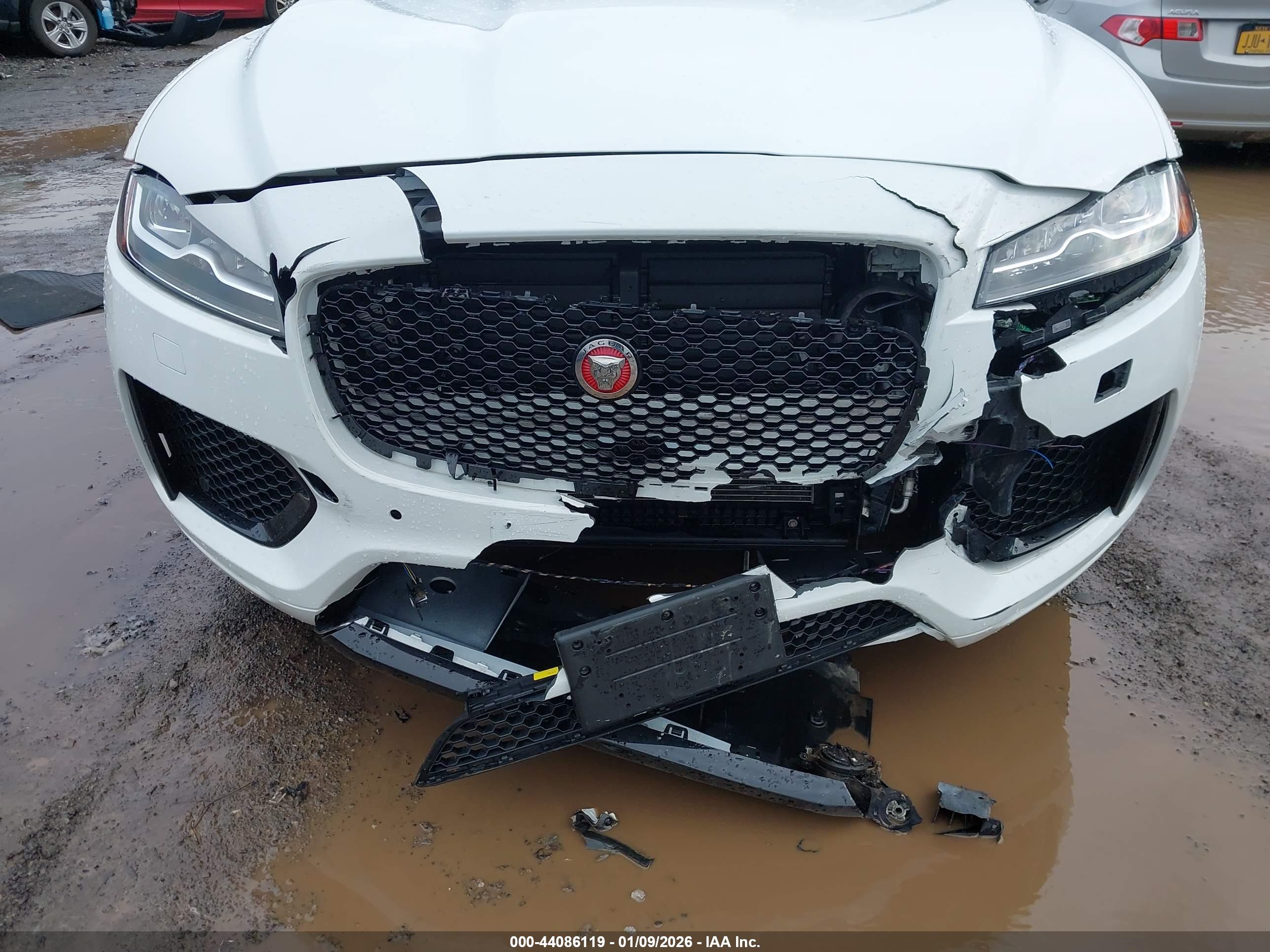 JAGUAR F-PACE image 6