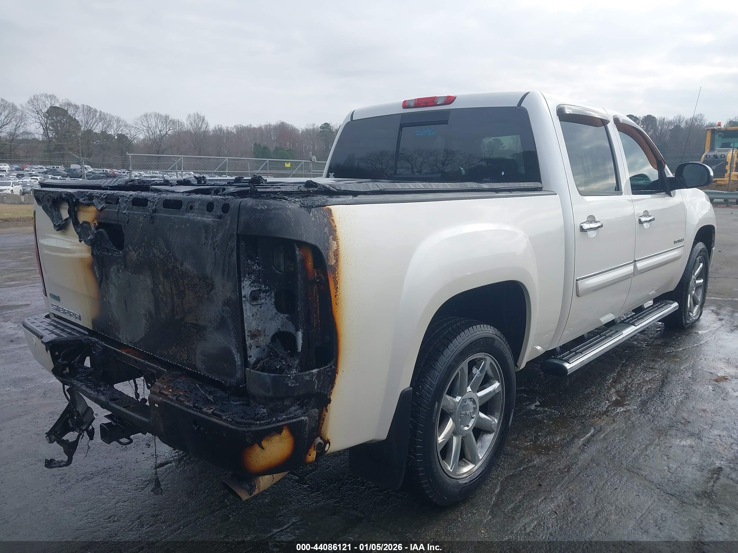 GMC SIERRA image 4