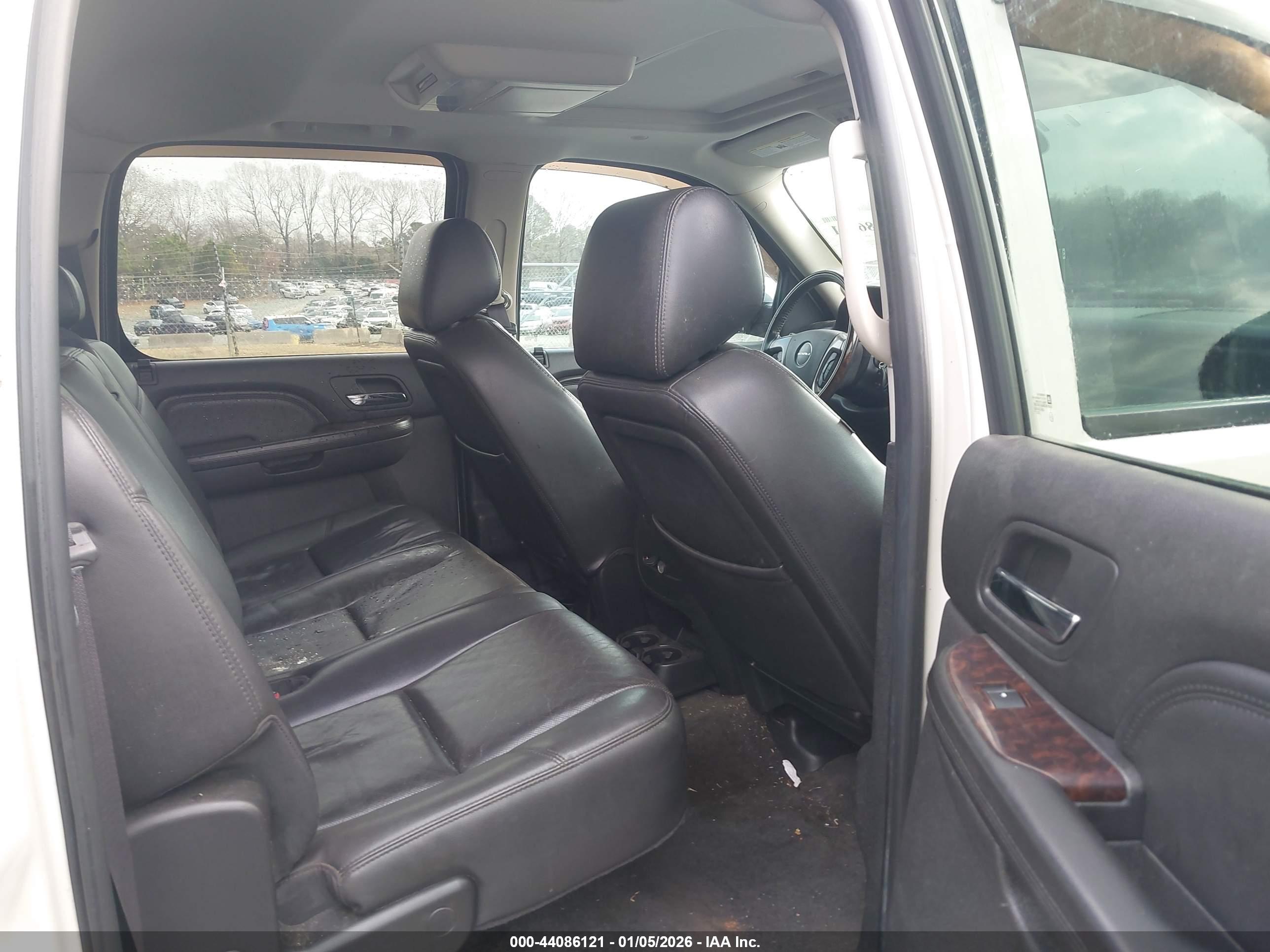 GMC SIERRA image 8