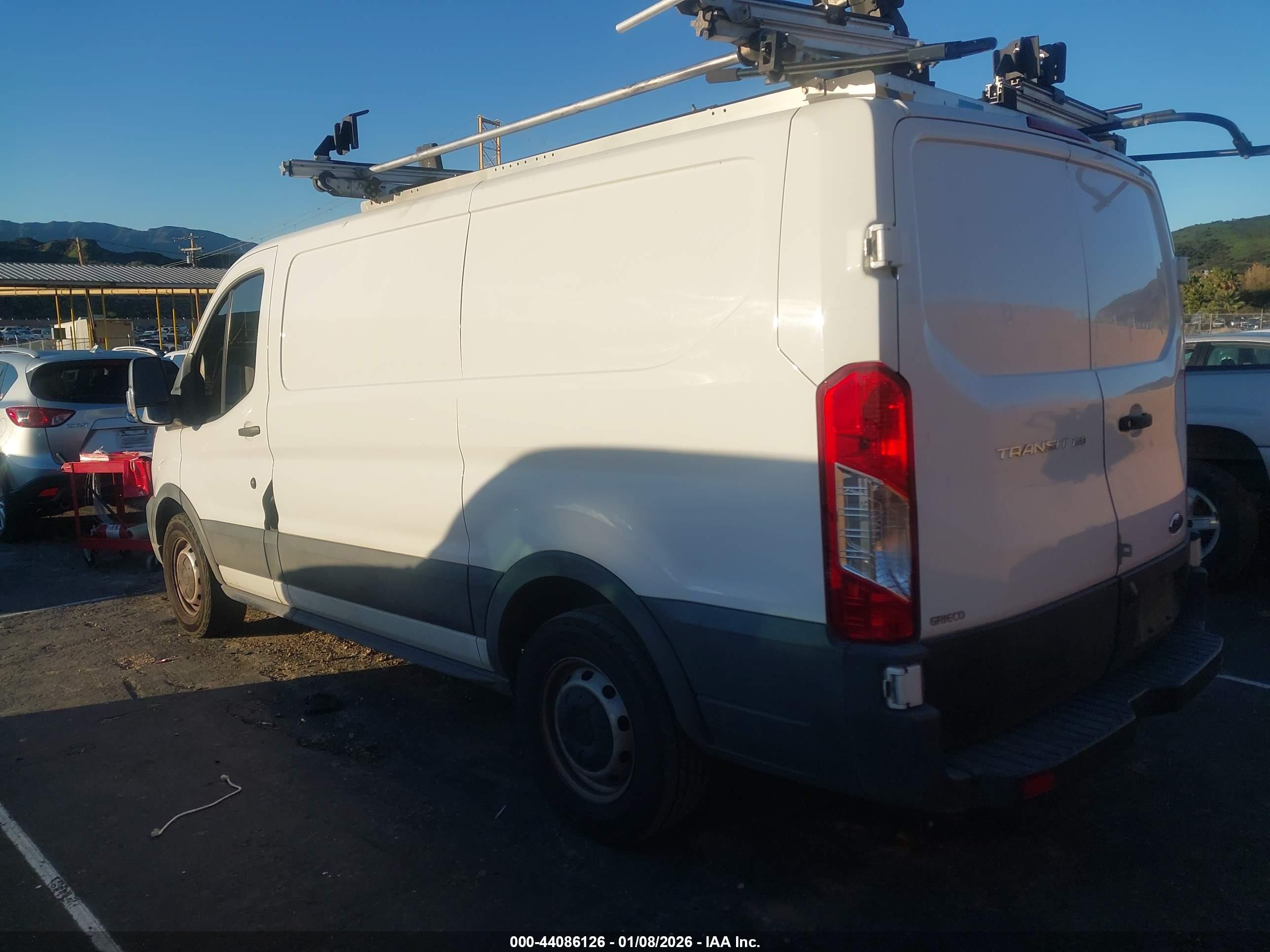 FORD TRANSIT-150 image 3