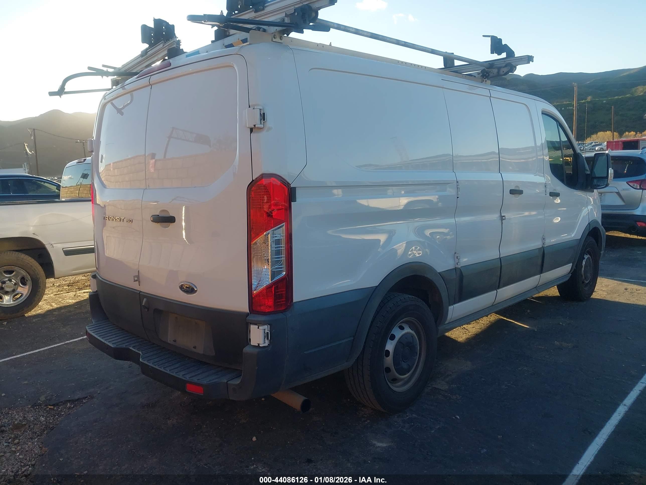 FORD TRANSIT-150 image 4