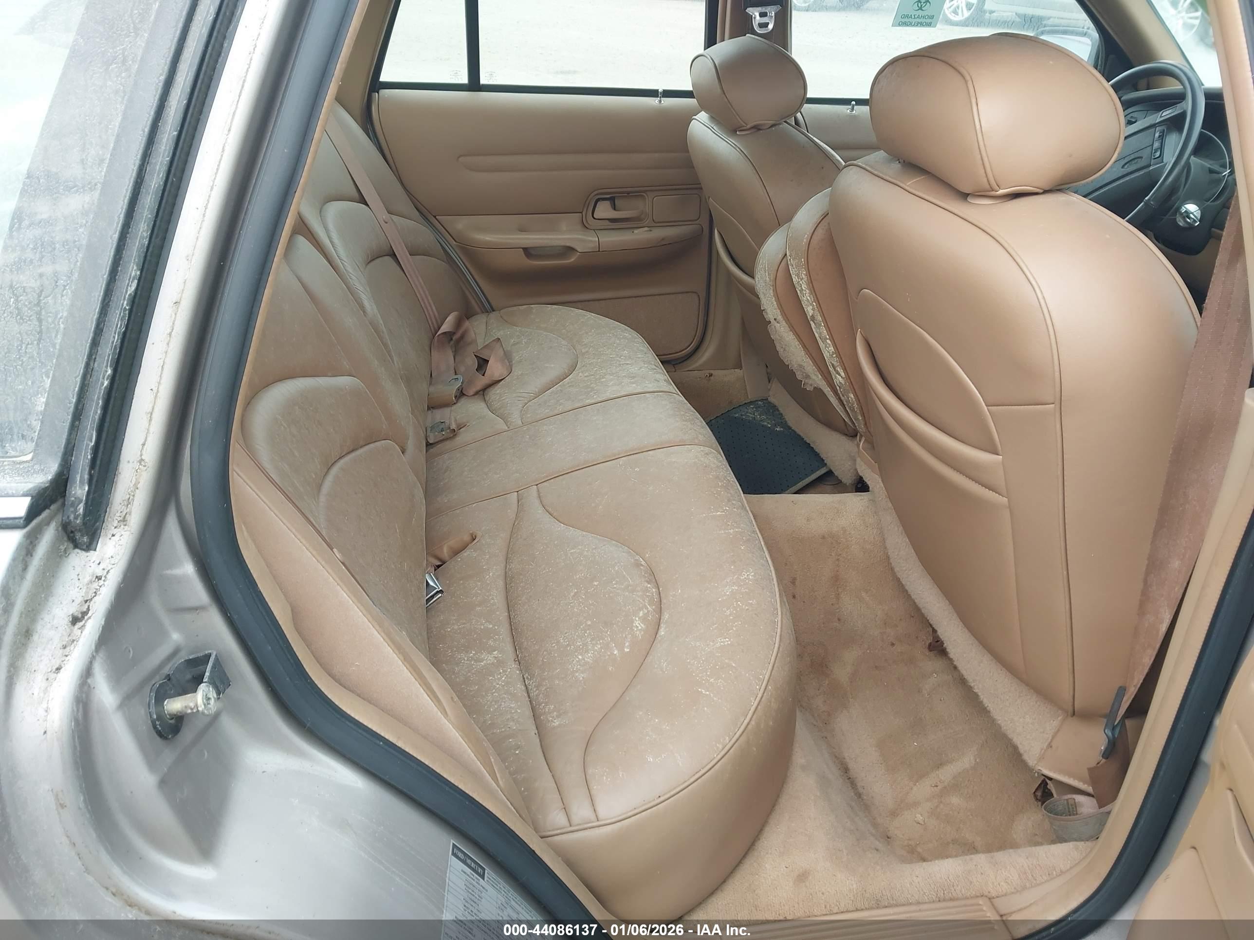 FORD CROWN image 8