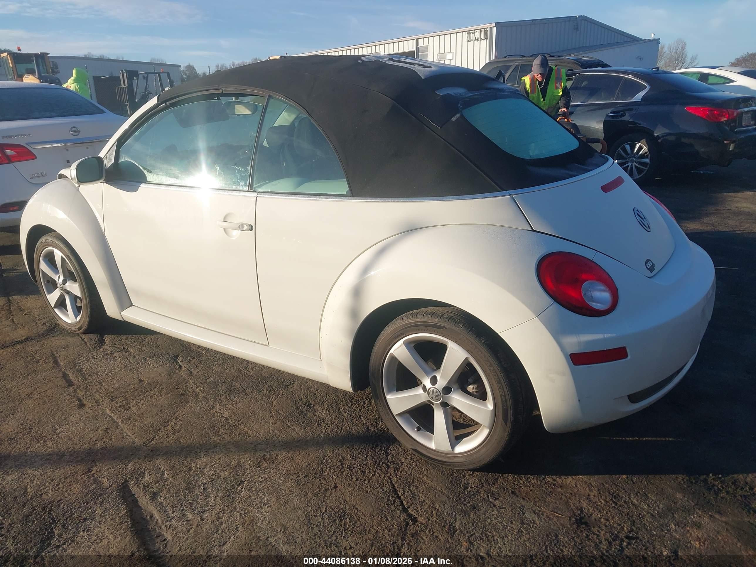 VOLKSWAGEN NEW image 3