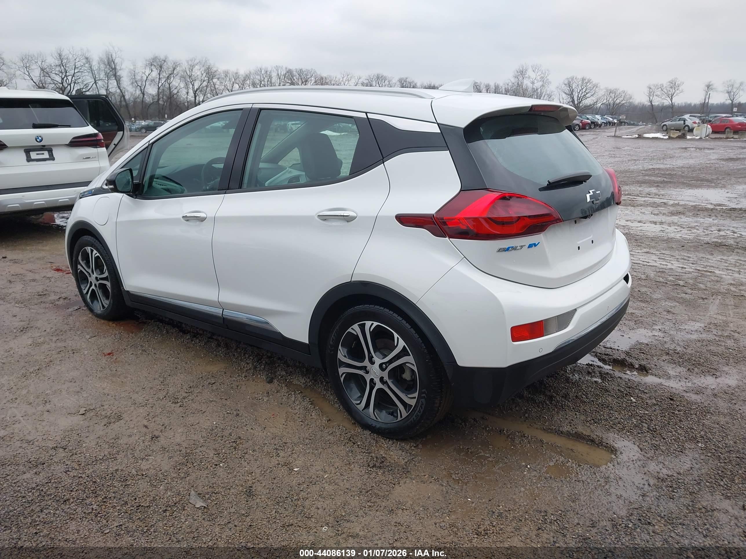 CHEVROLET BOLT image 3