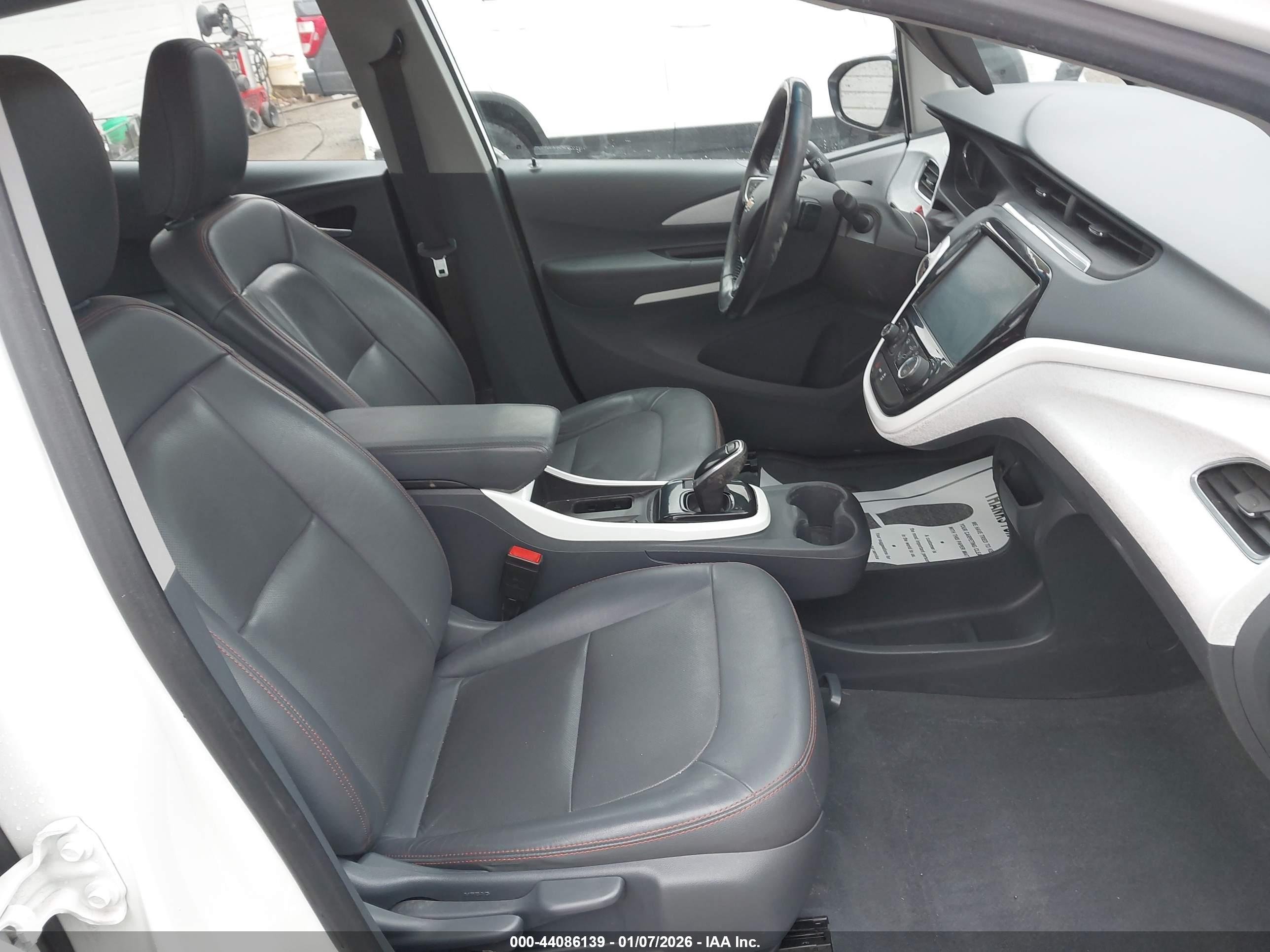 CHEVROLET BOLT image 5