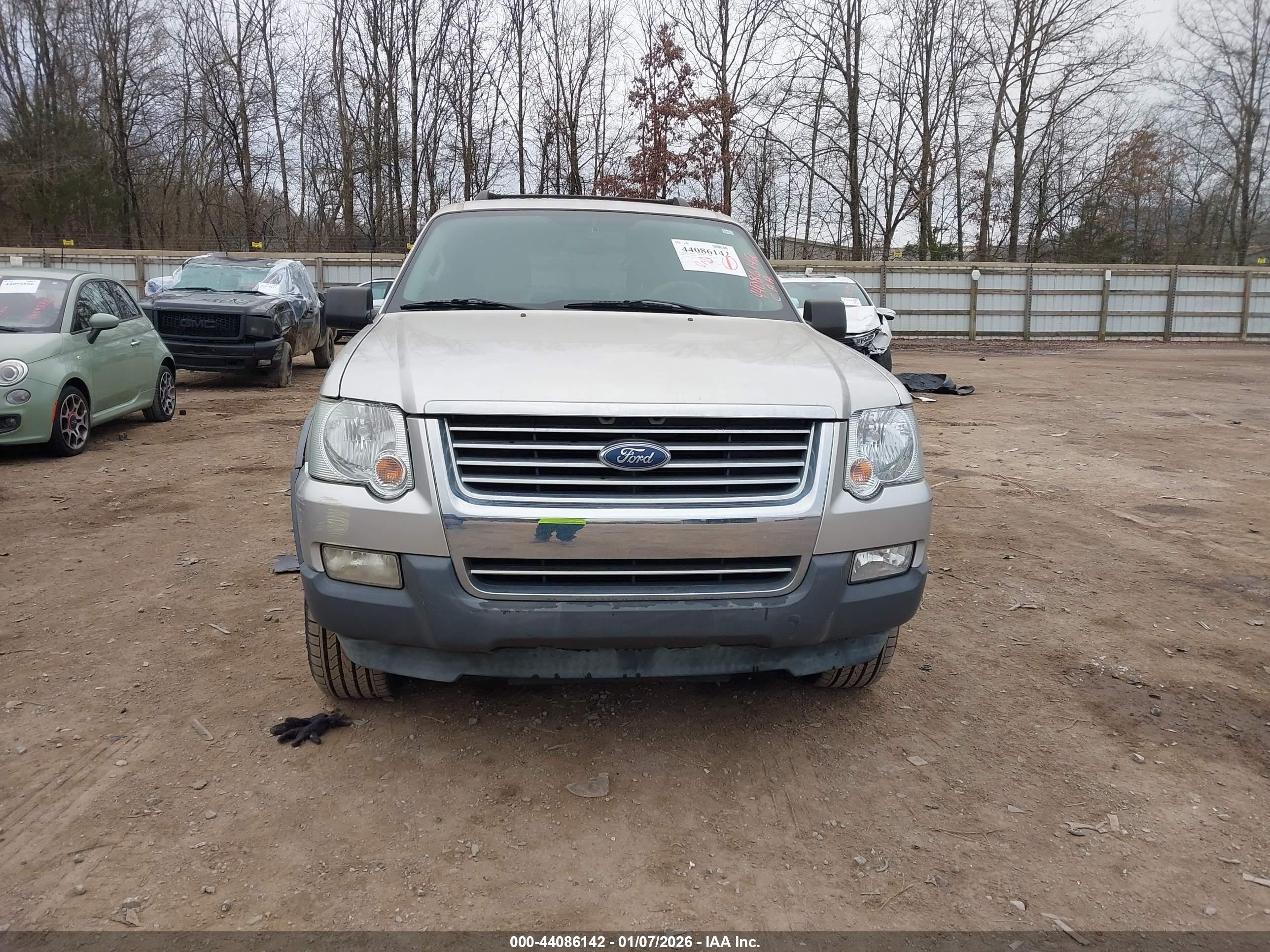 FORD EXPLORER image 6