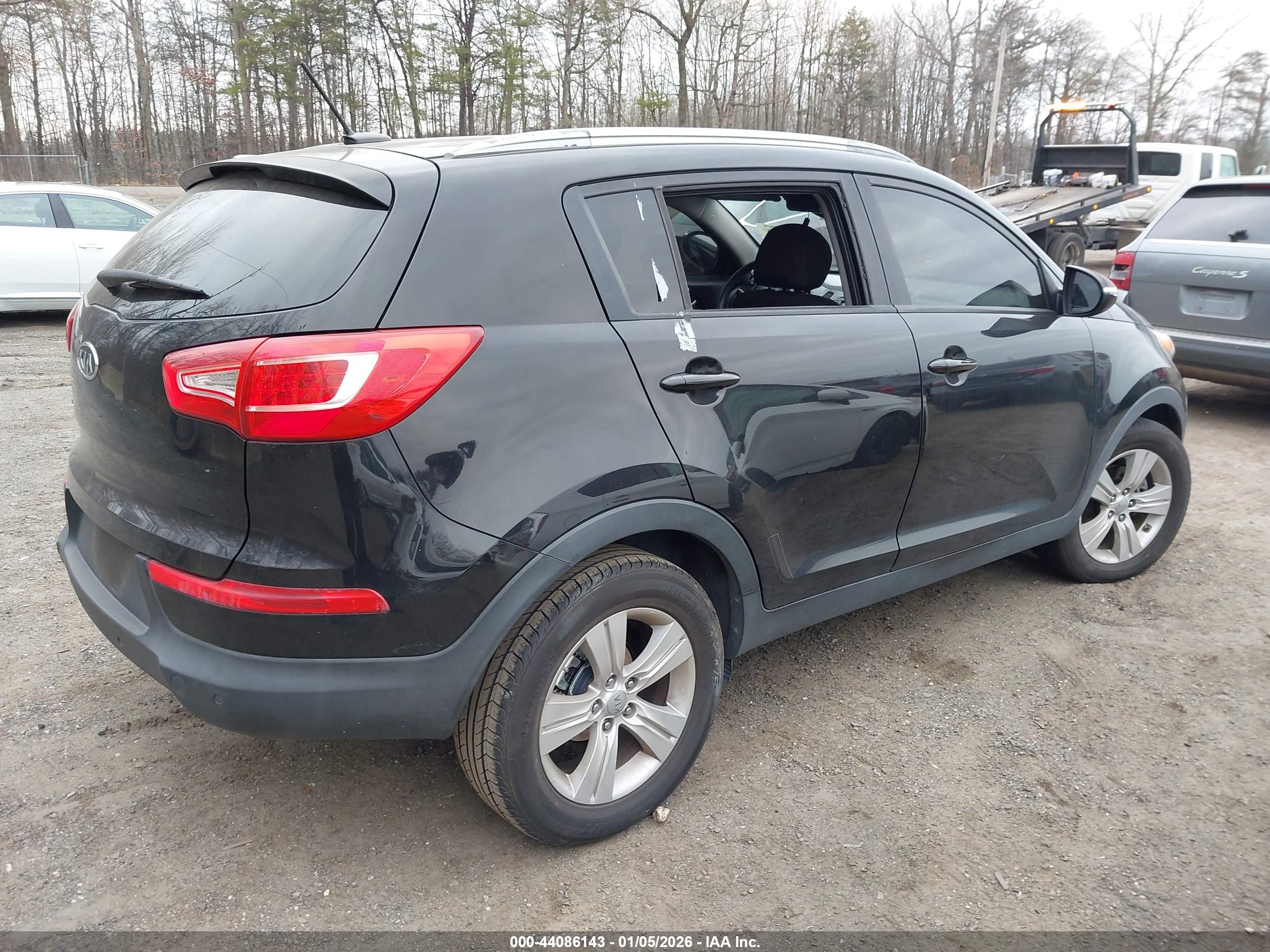 KIA SPORTAGE image 4
