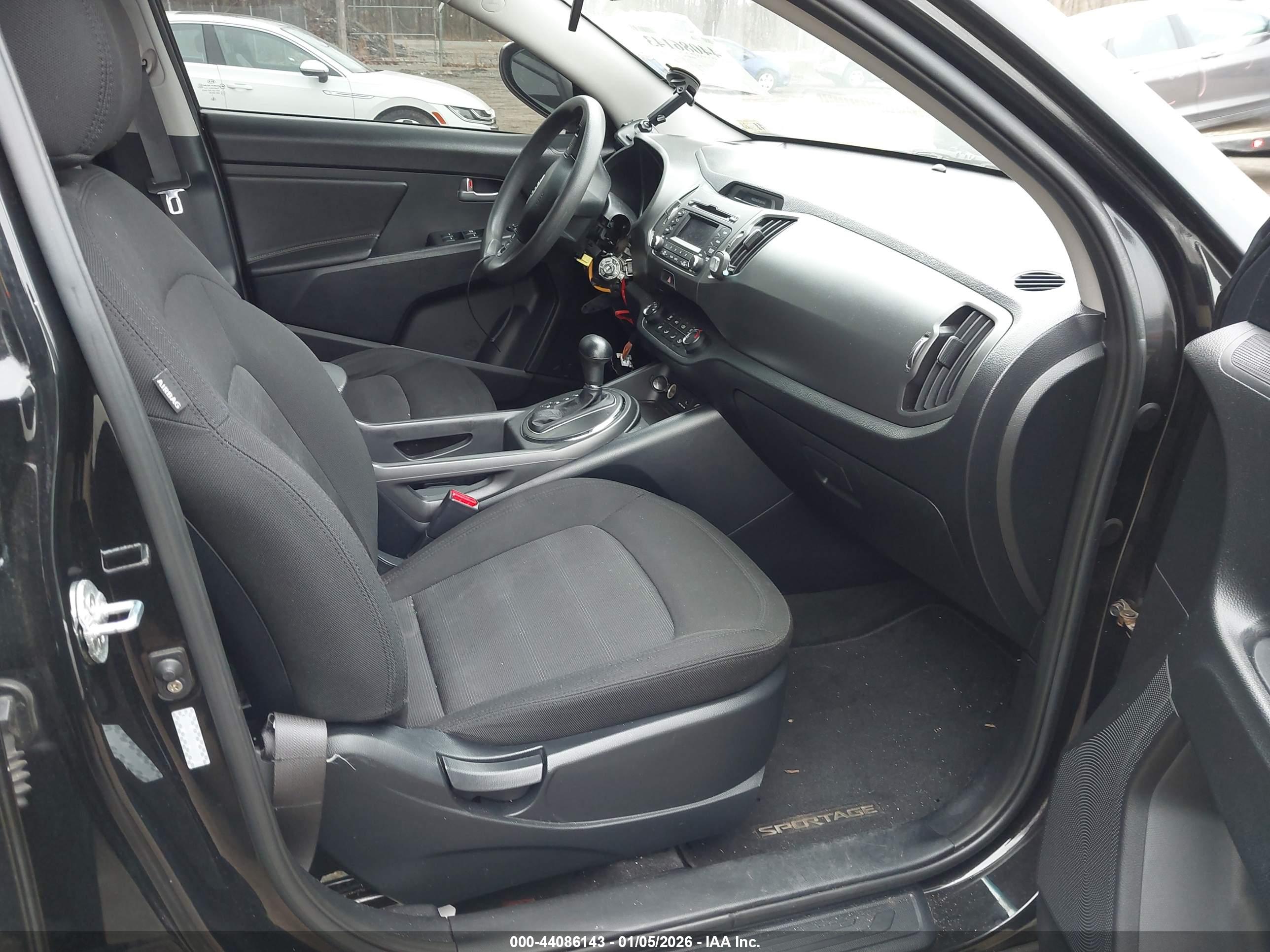 KIA SPORTAGE image 5