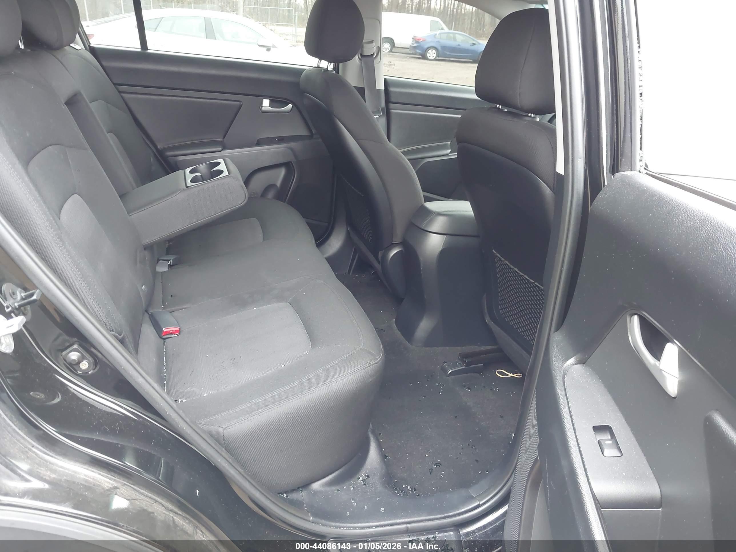 KIA SPORTAGE image 8
