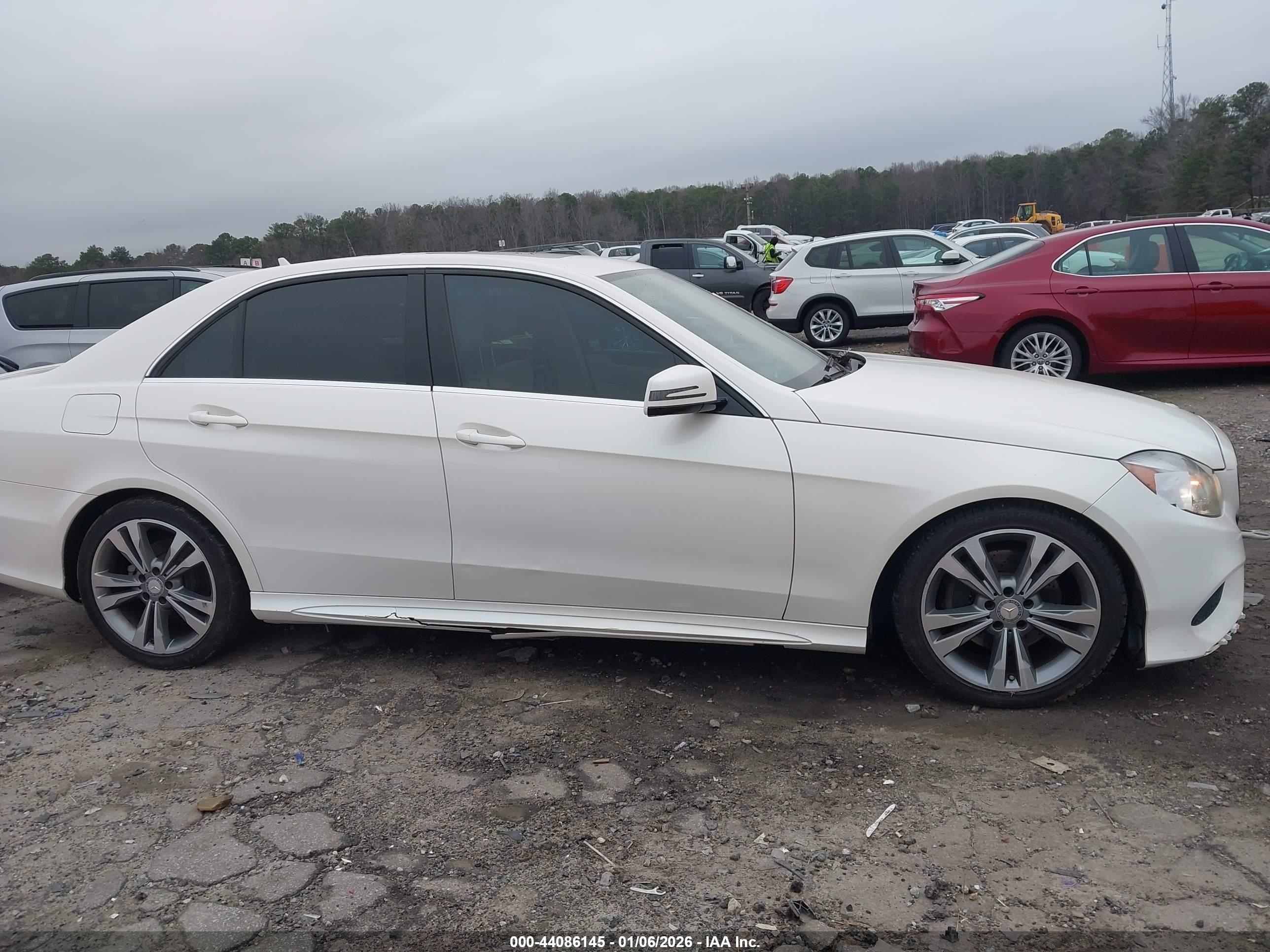 MERCEDES-BENZ E image 6
