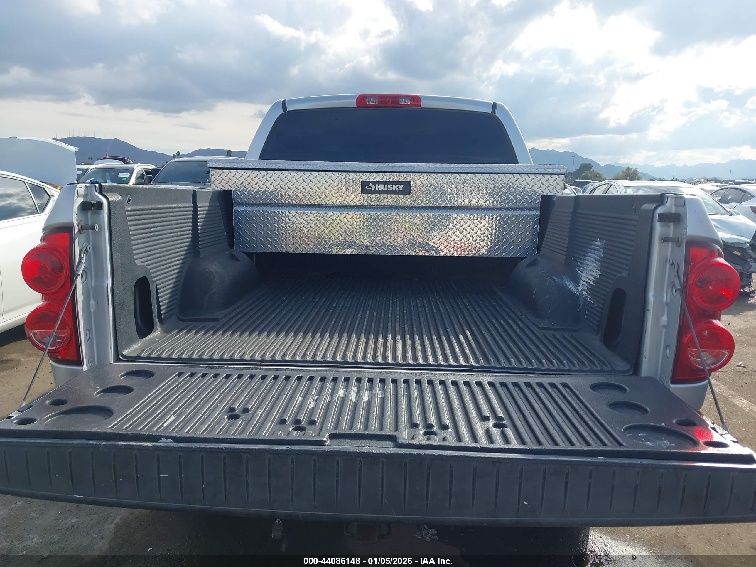 DODGE RAM image 8