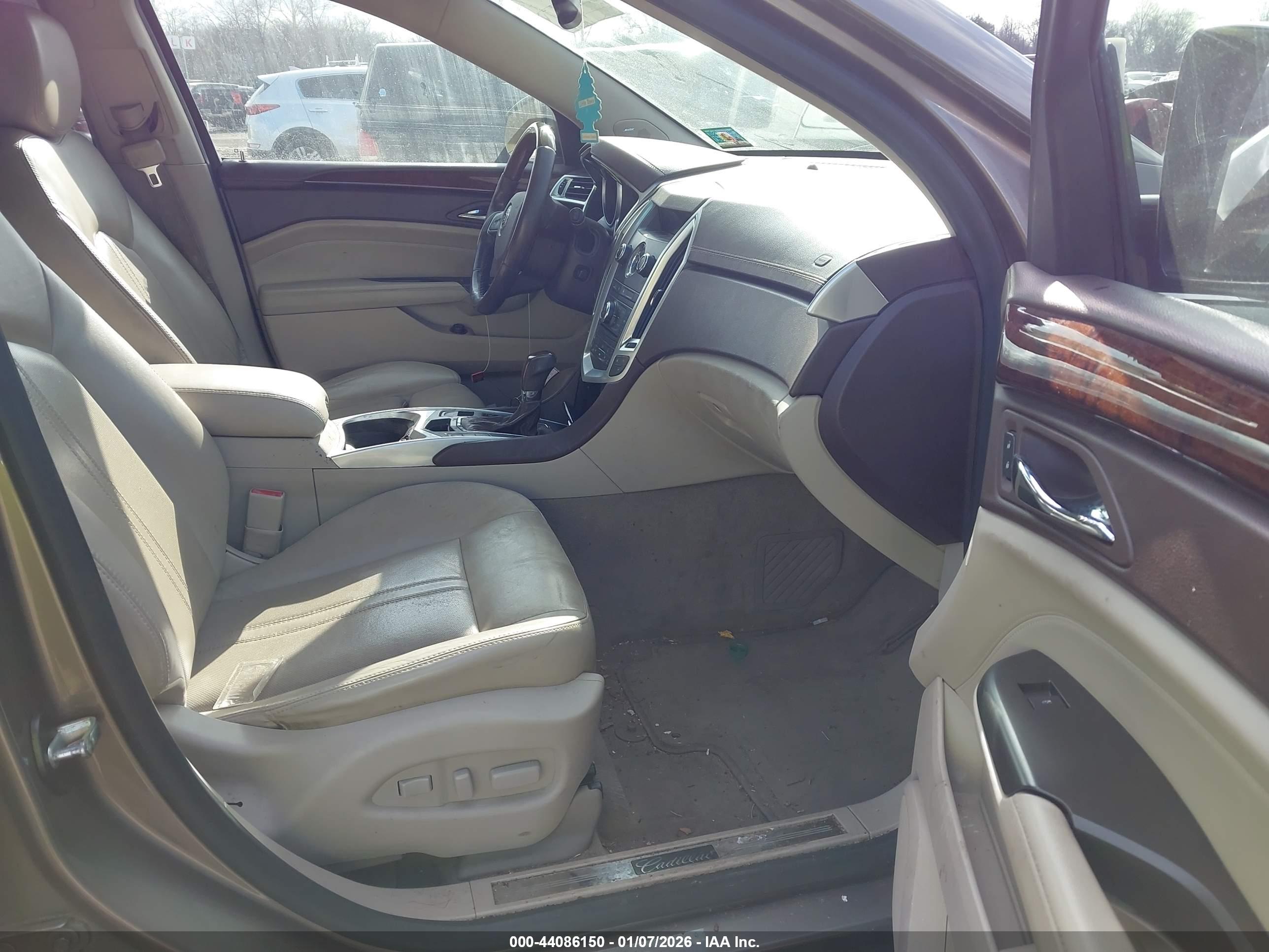 CADILLAC SRX image 5