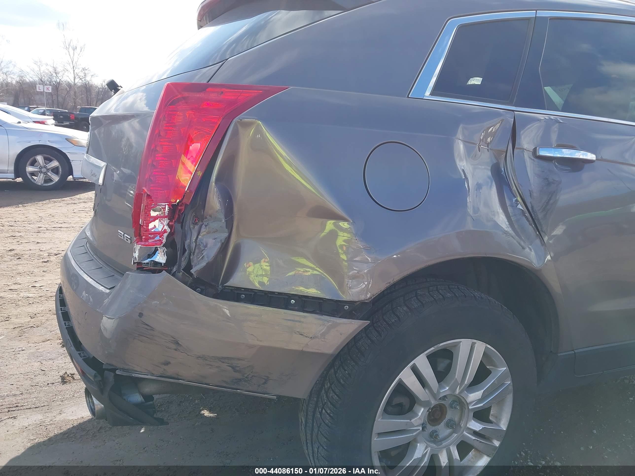 CADILLAC SRX image 6