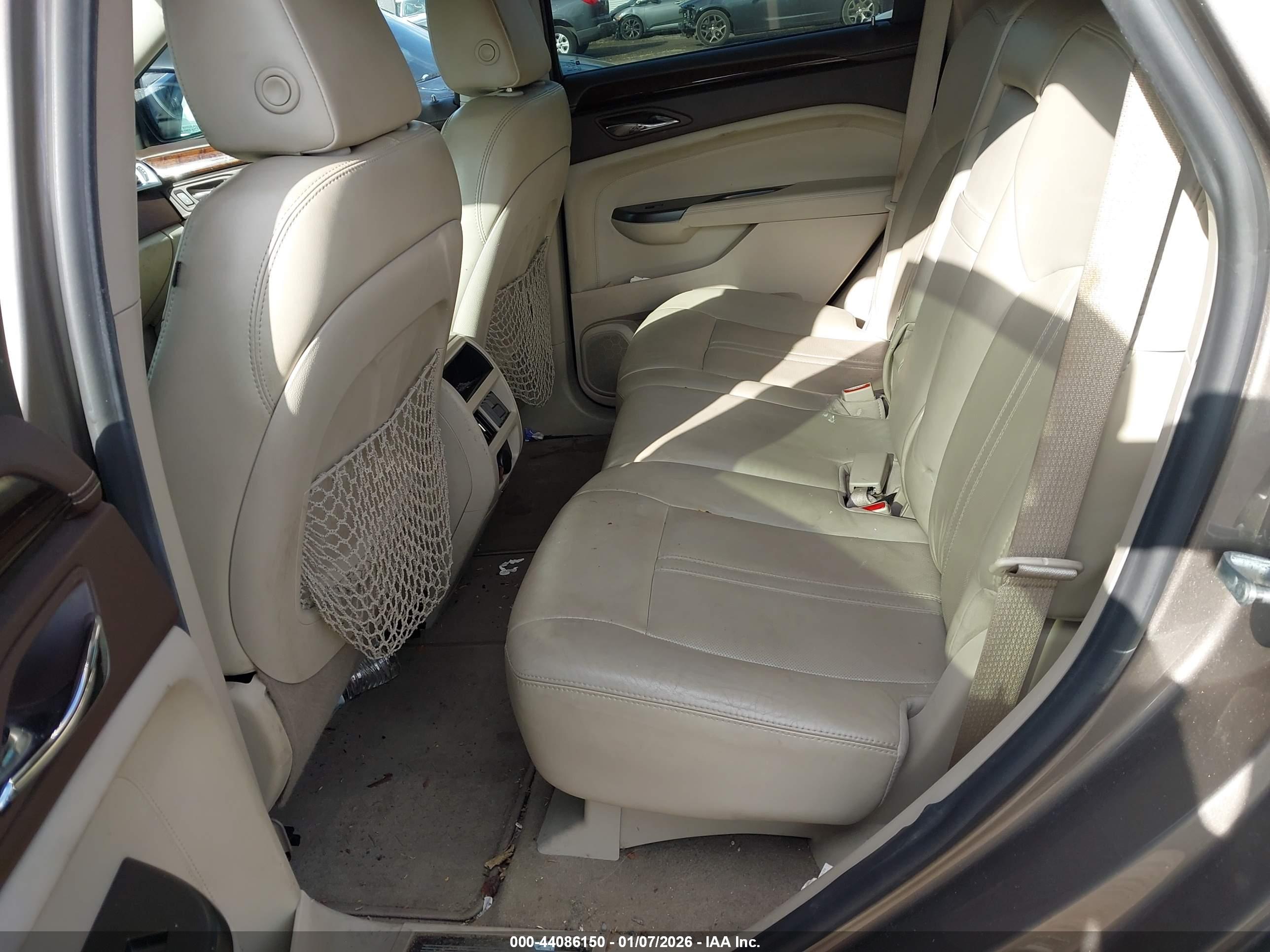 CADILLAC SRX image 8