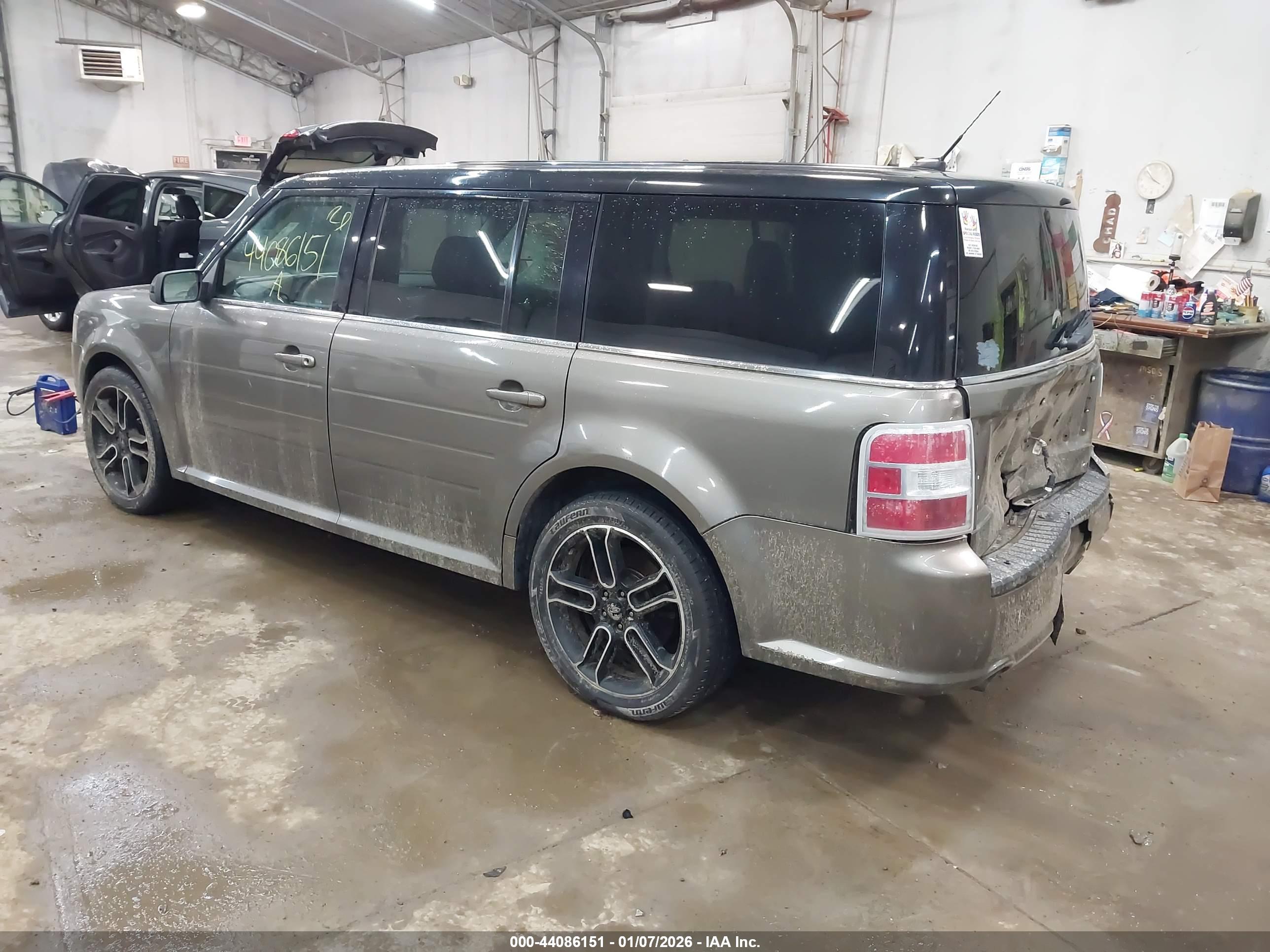 FORD FLEX image 3