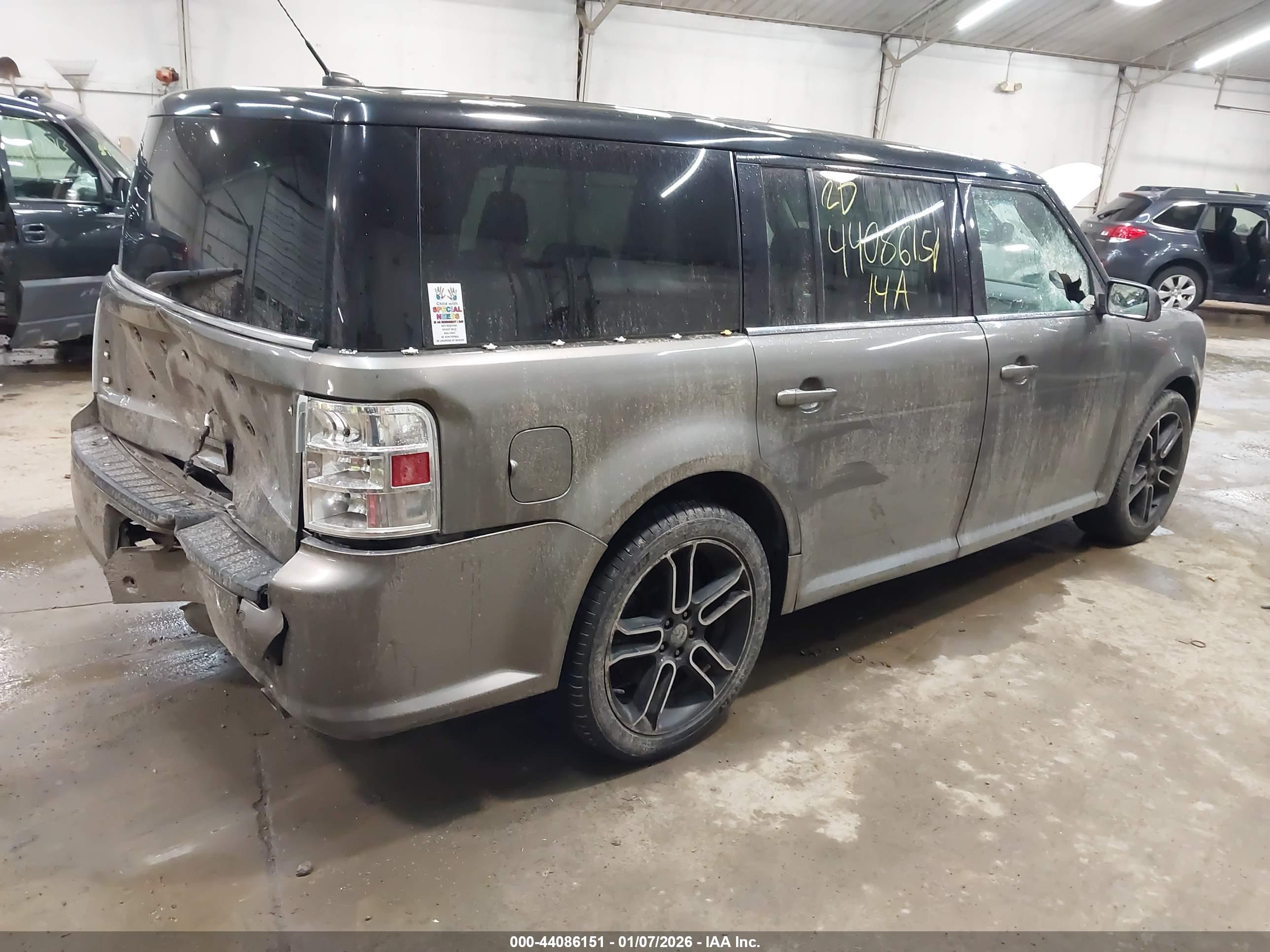 FORD FLEX image 4