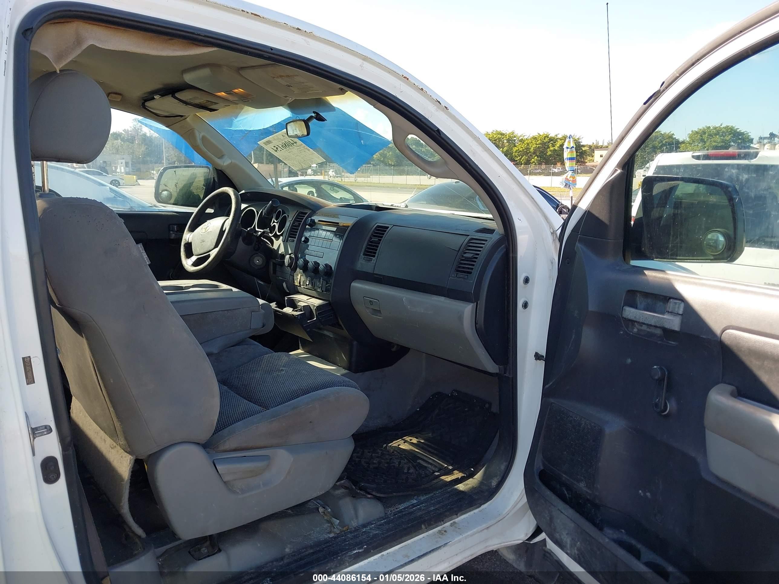 TOYOTA TUNDRA image 5