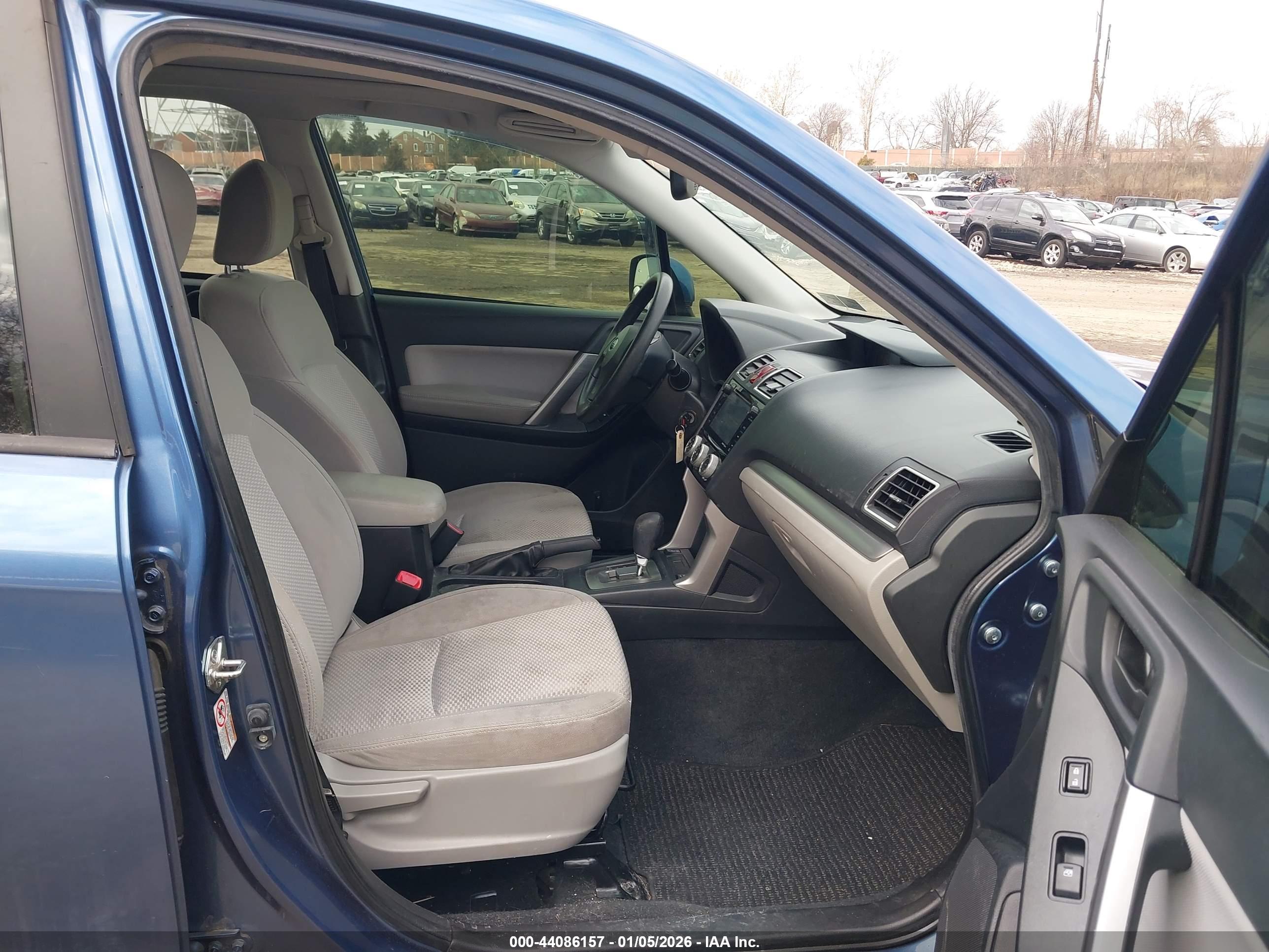 SUBARU FORESTER image 5