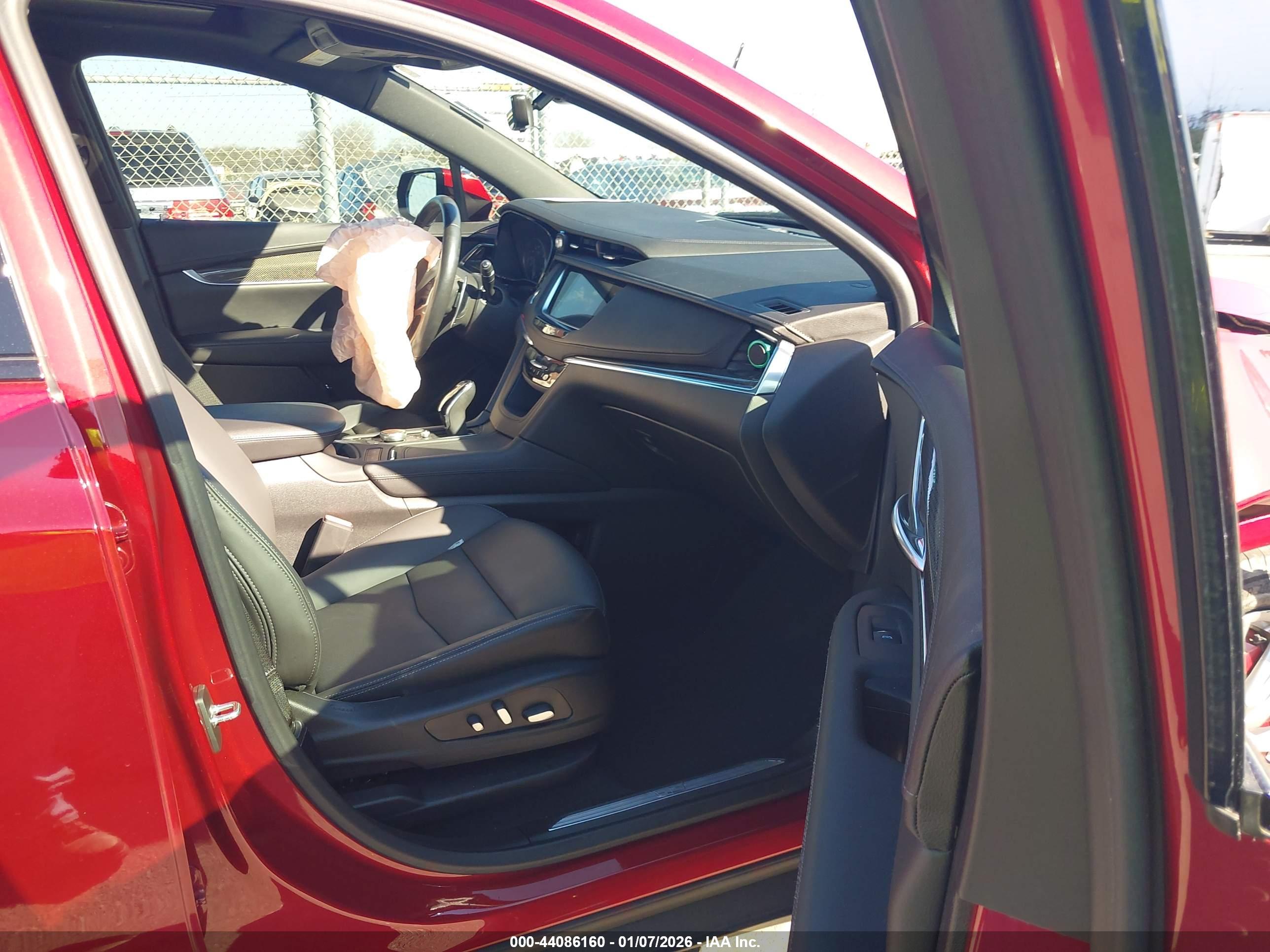 CADILLAC XT5 image 5