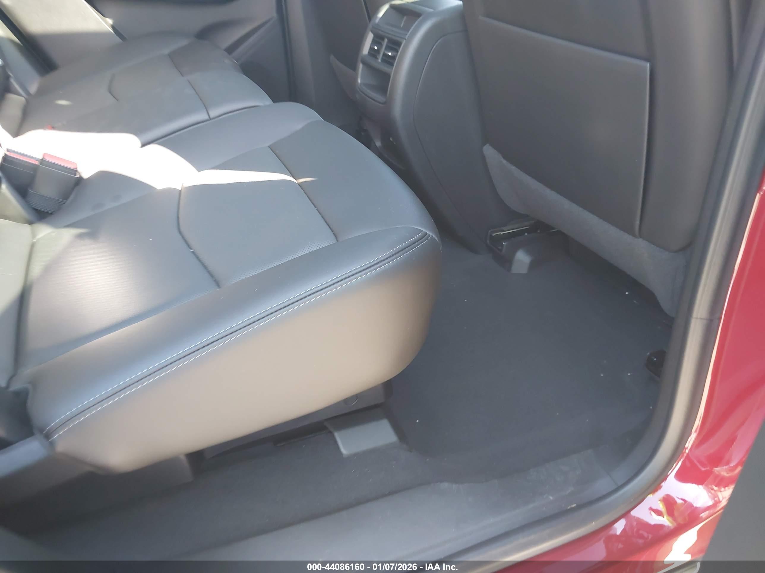 CADILLAC XT5 image 8