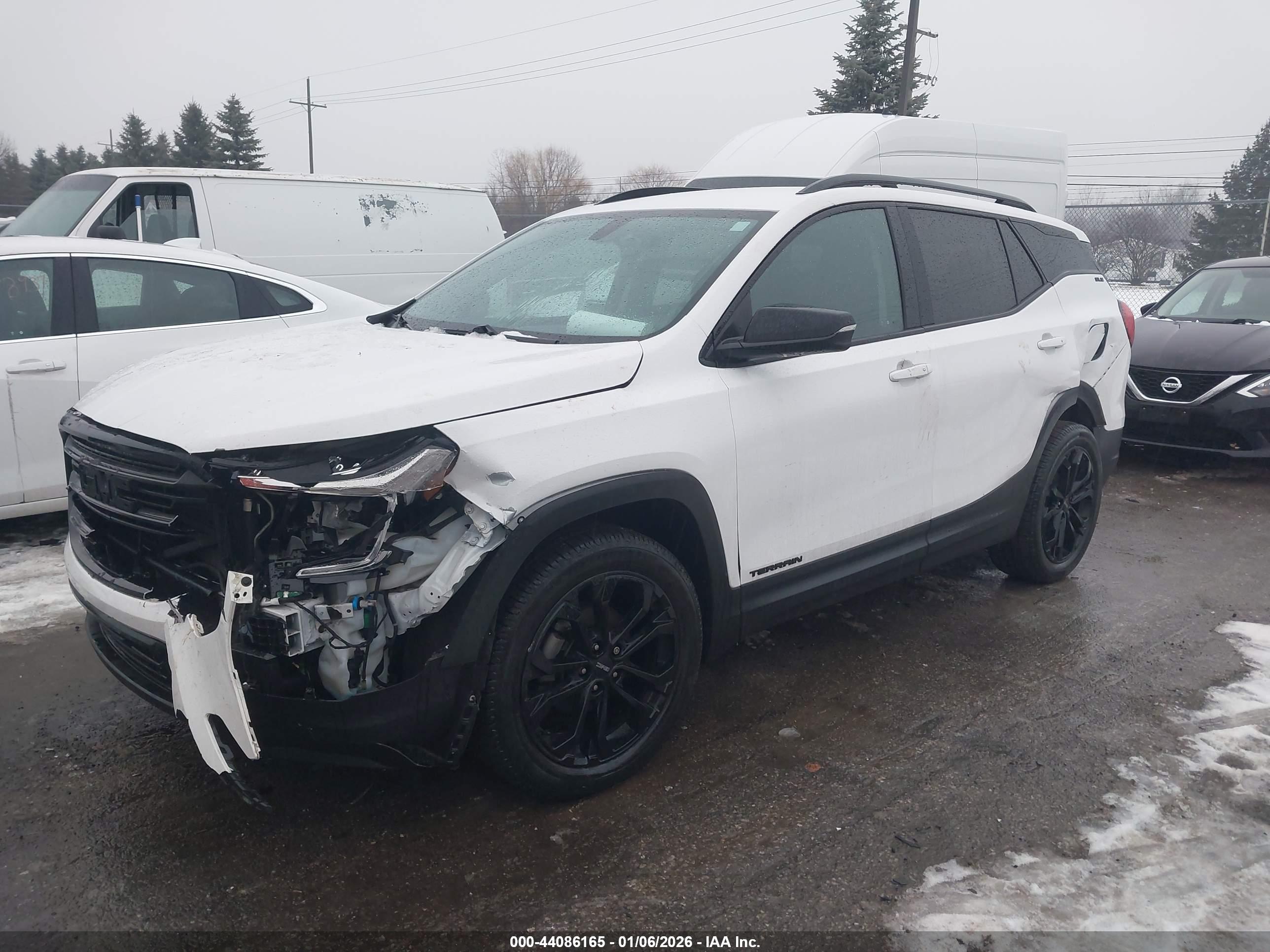 GMC TERRAIN image 6