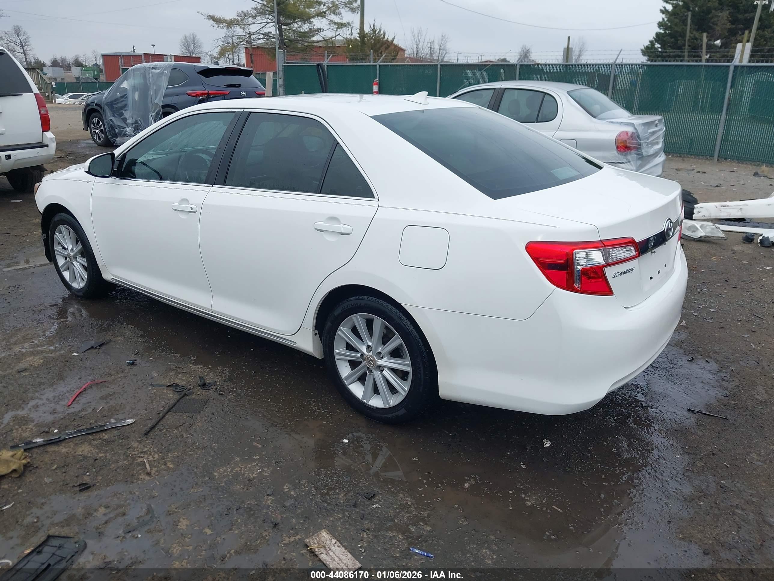 TOYOTA CAMRY image 3