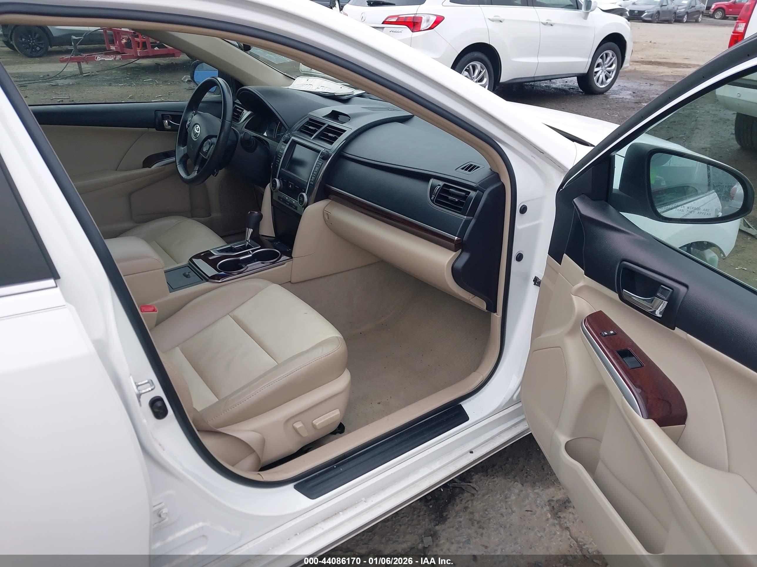 TOYOTA CAMRY image 5