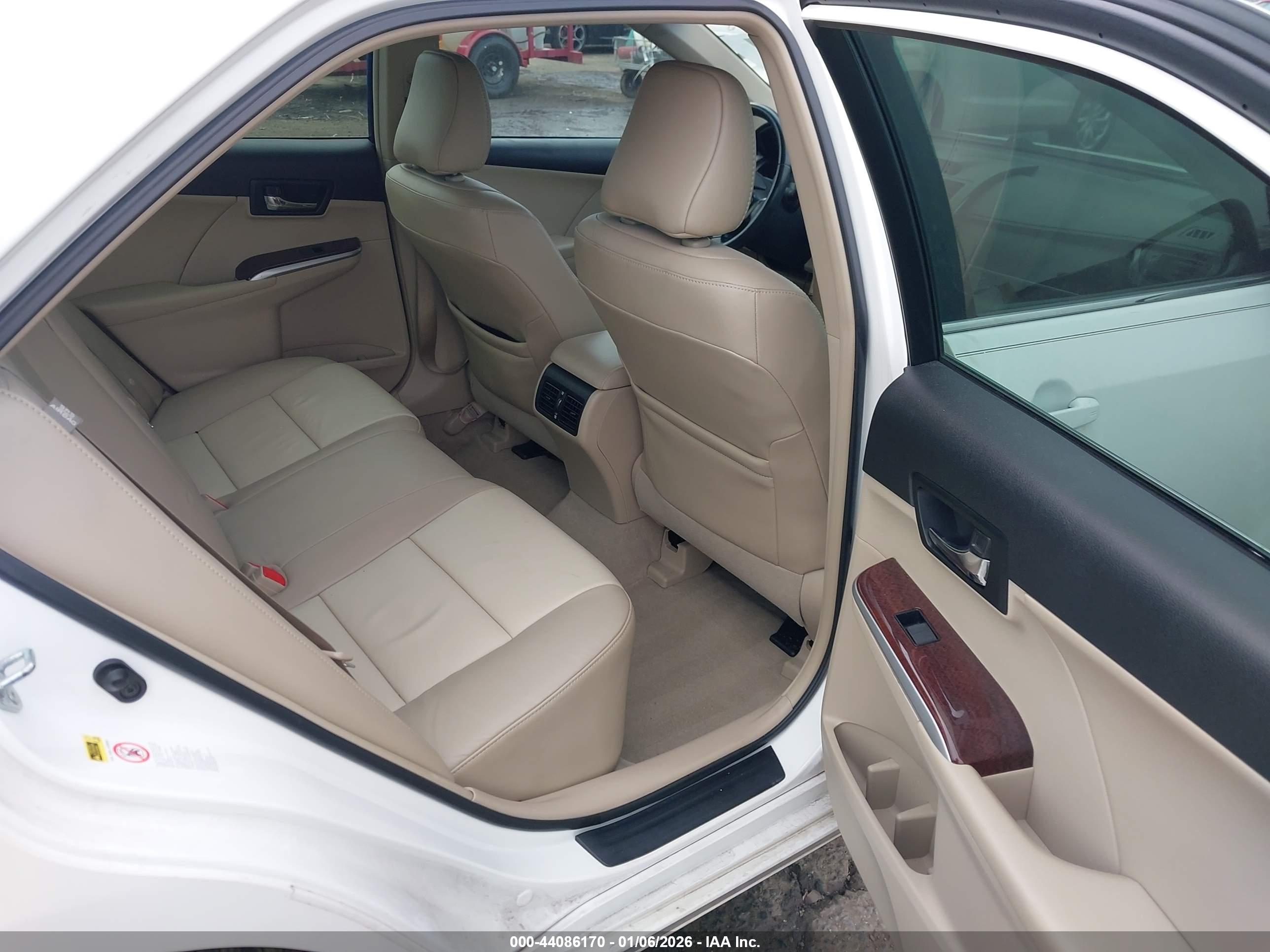 TOYOTA CAMRY image 8