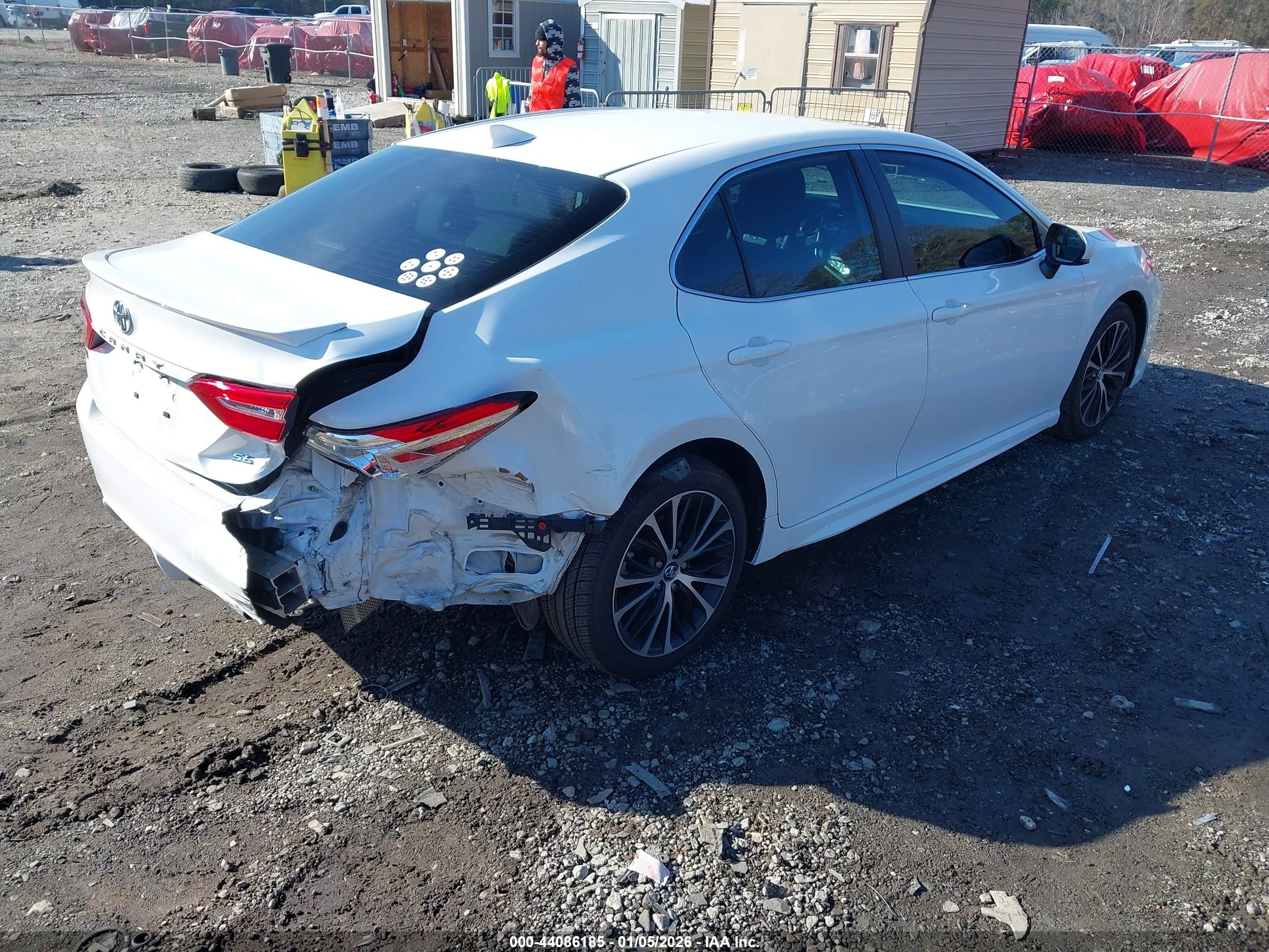 TOYOTA CAMRY image 4