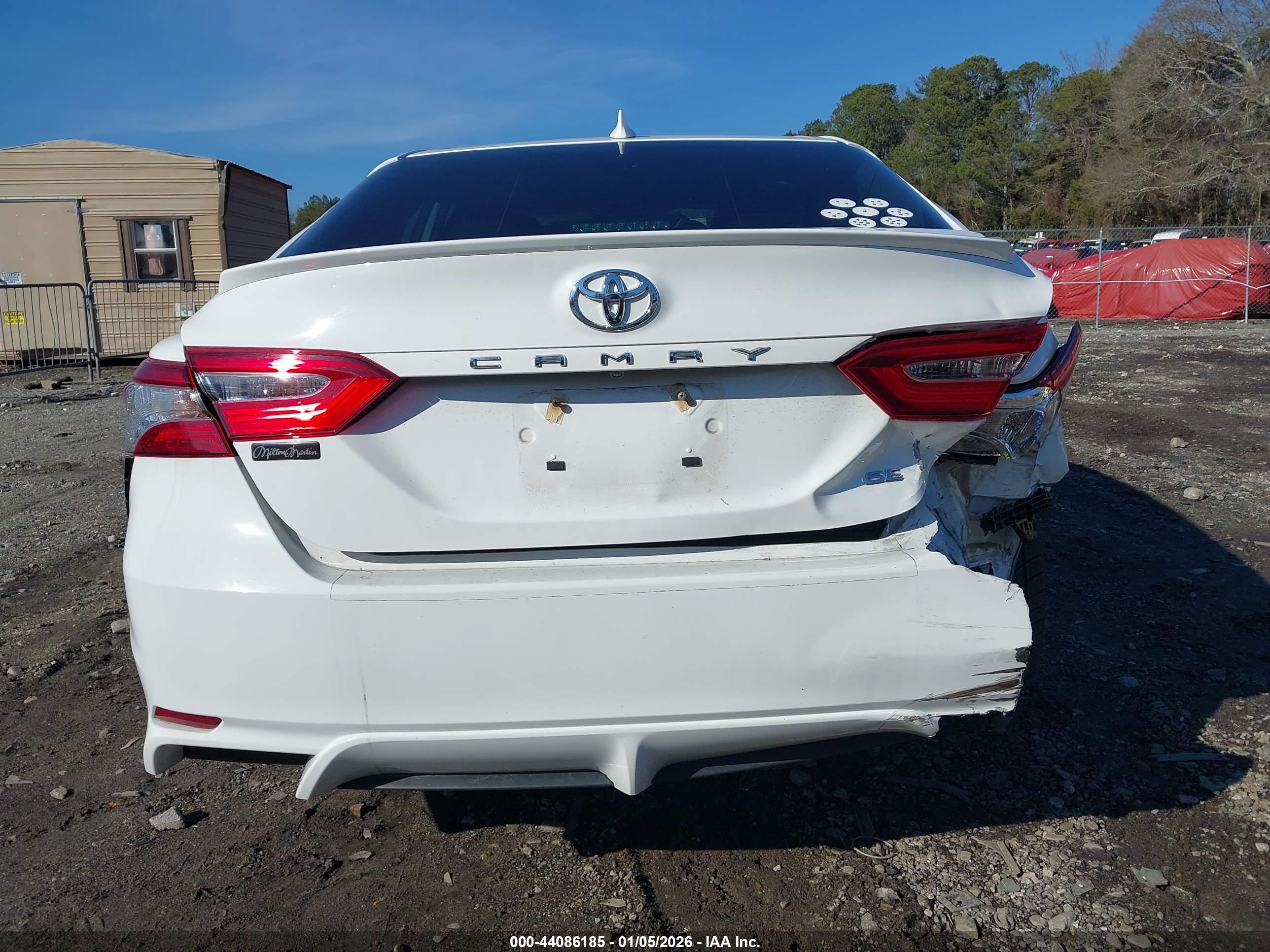 TOYOTA CAMRY image 6