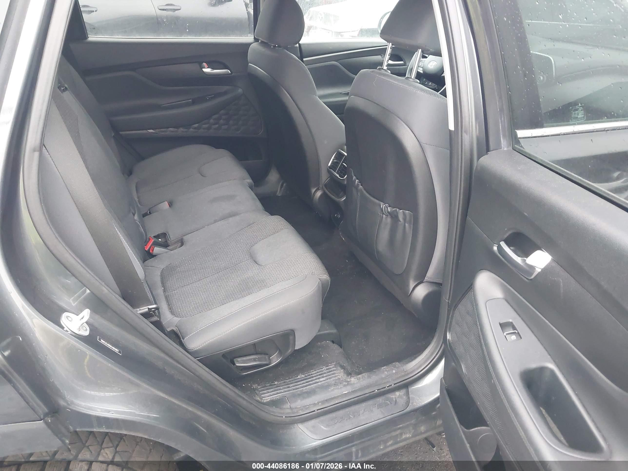 HYUNDAI SANTA image 8