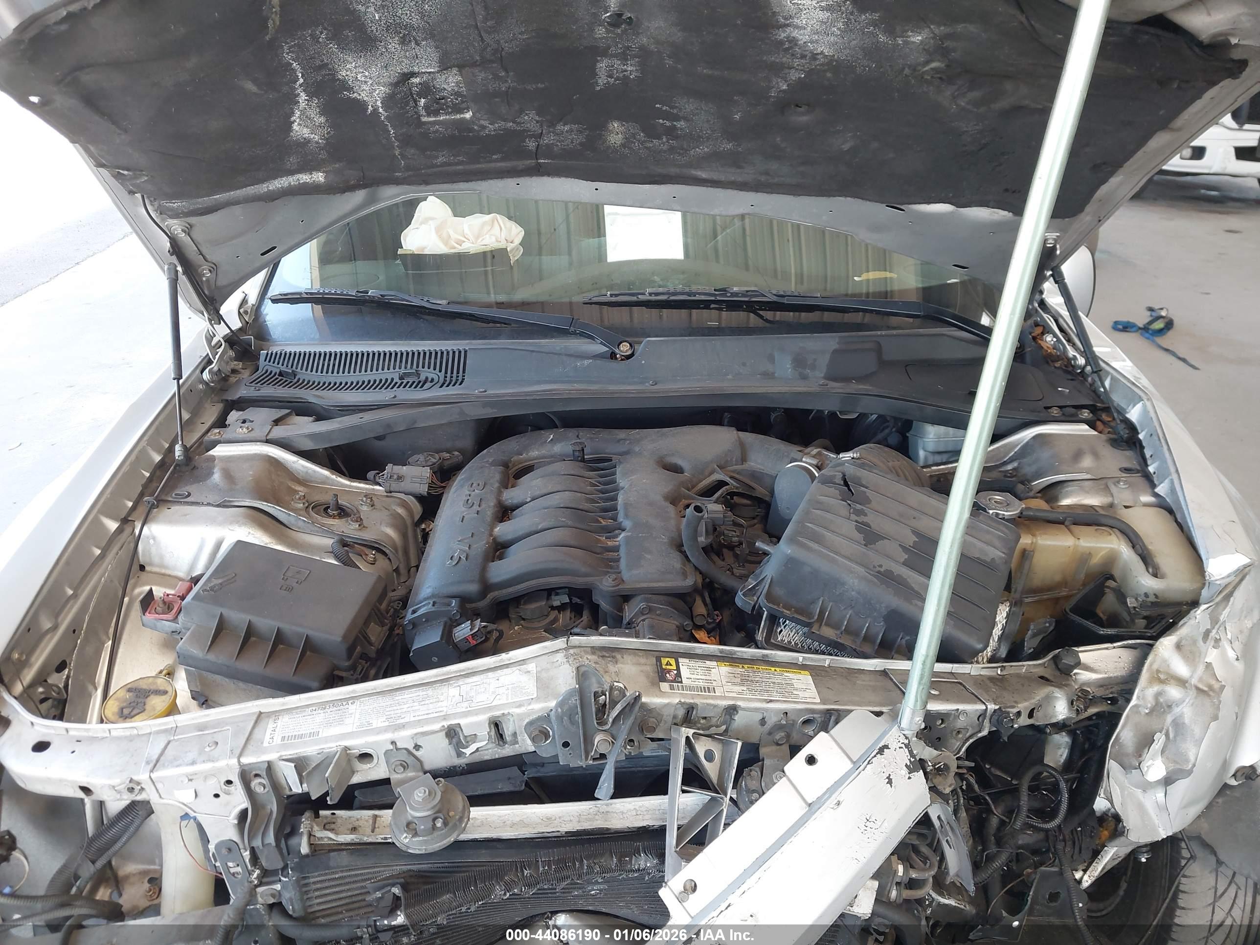 CHRYSLER 300 image 10