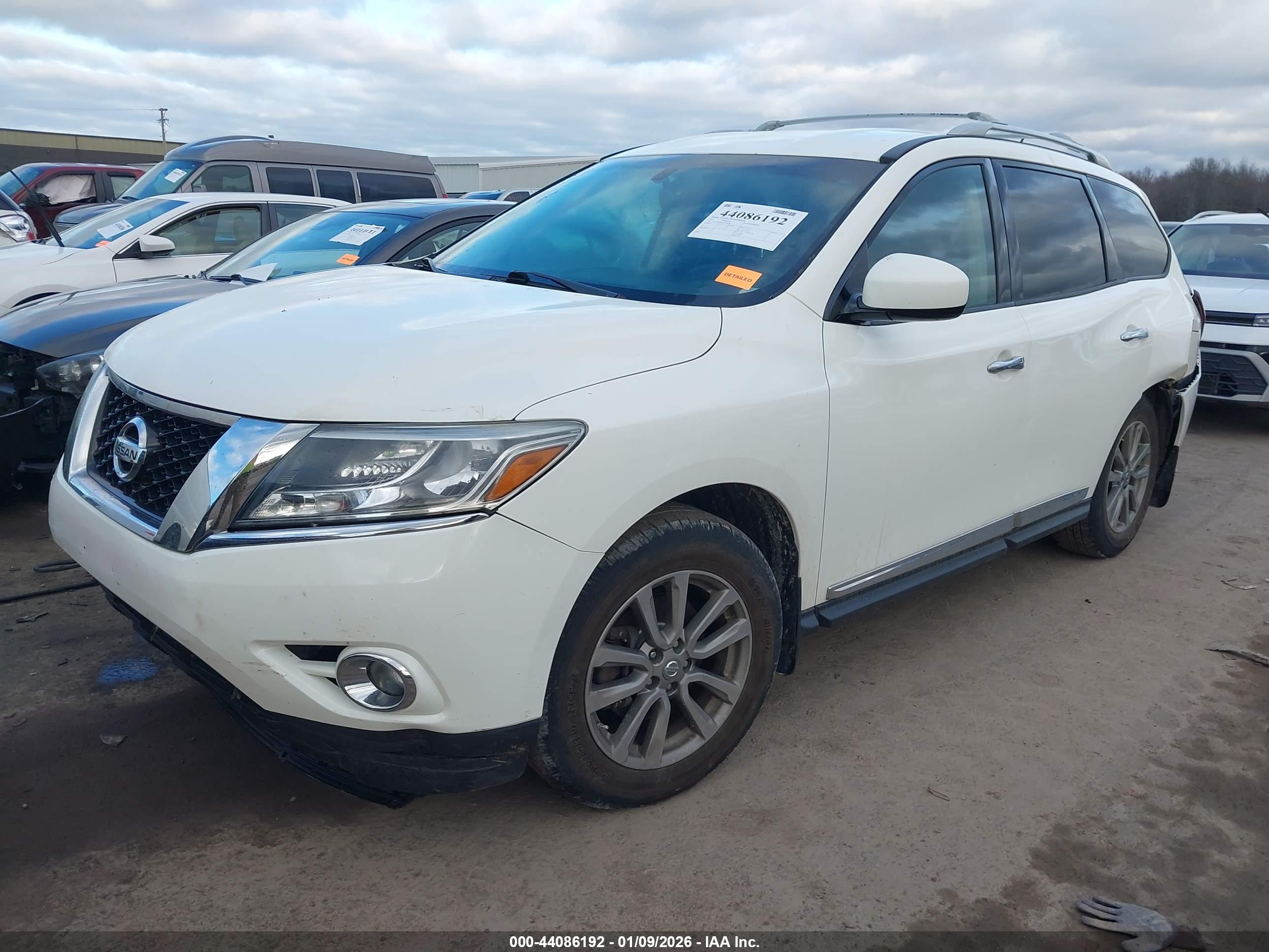 NISSAN PATHFINDER image 2