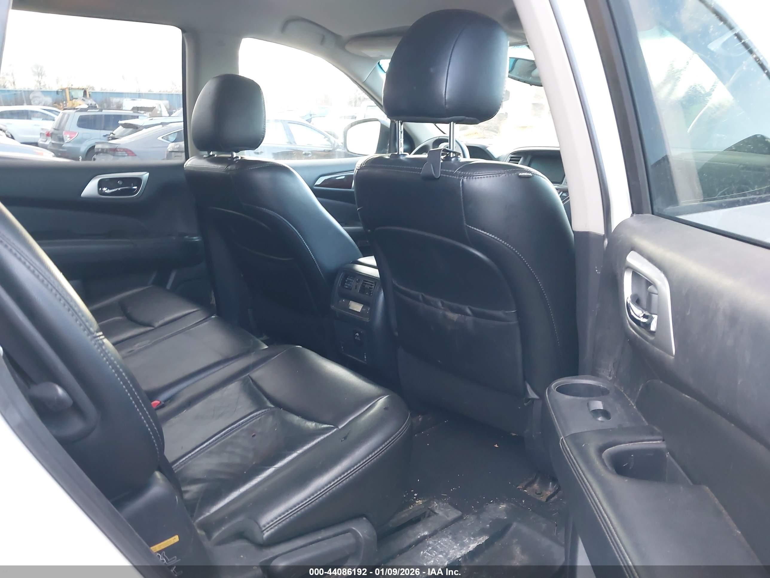 NISSAN PATHFINDER image 8
