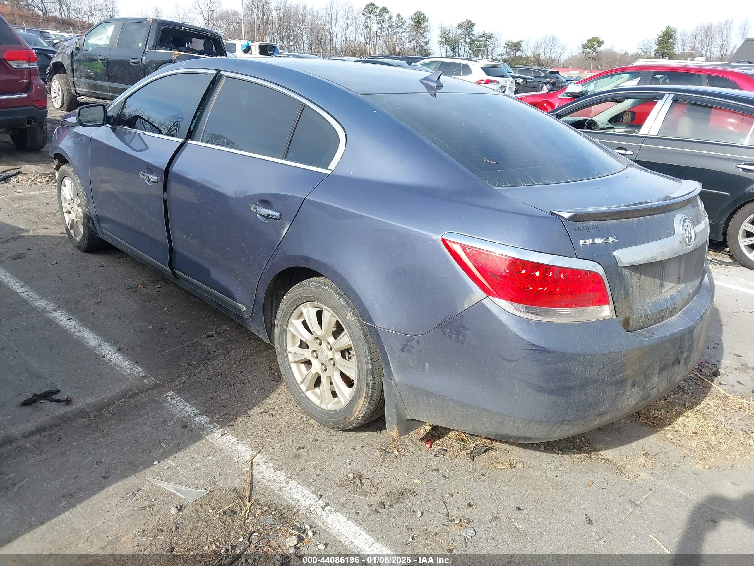 BUICK LACROSSE image 3