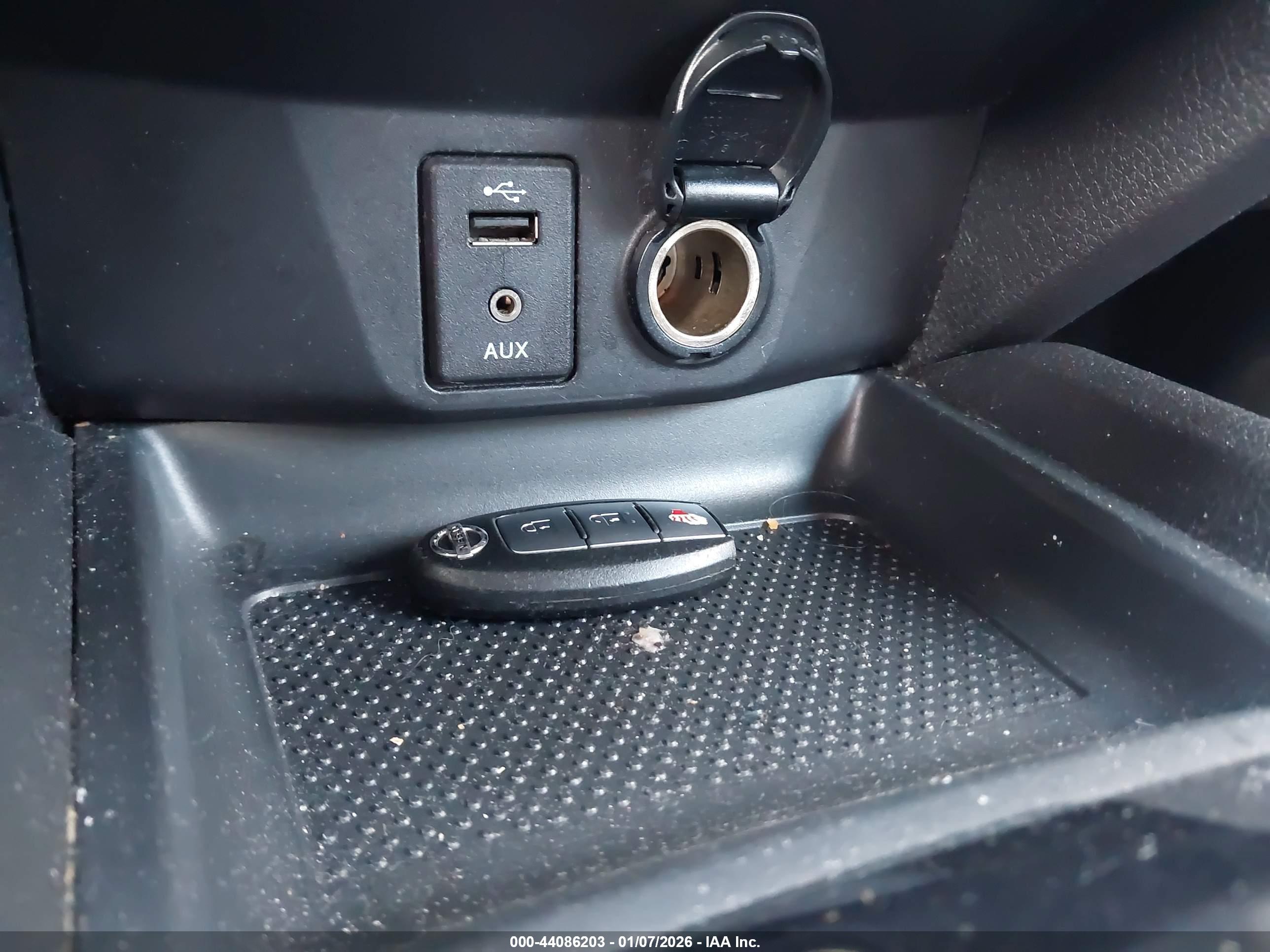 NISSAN ROGUE image 11