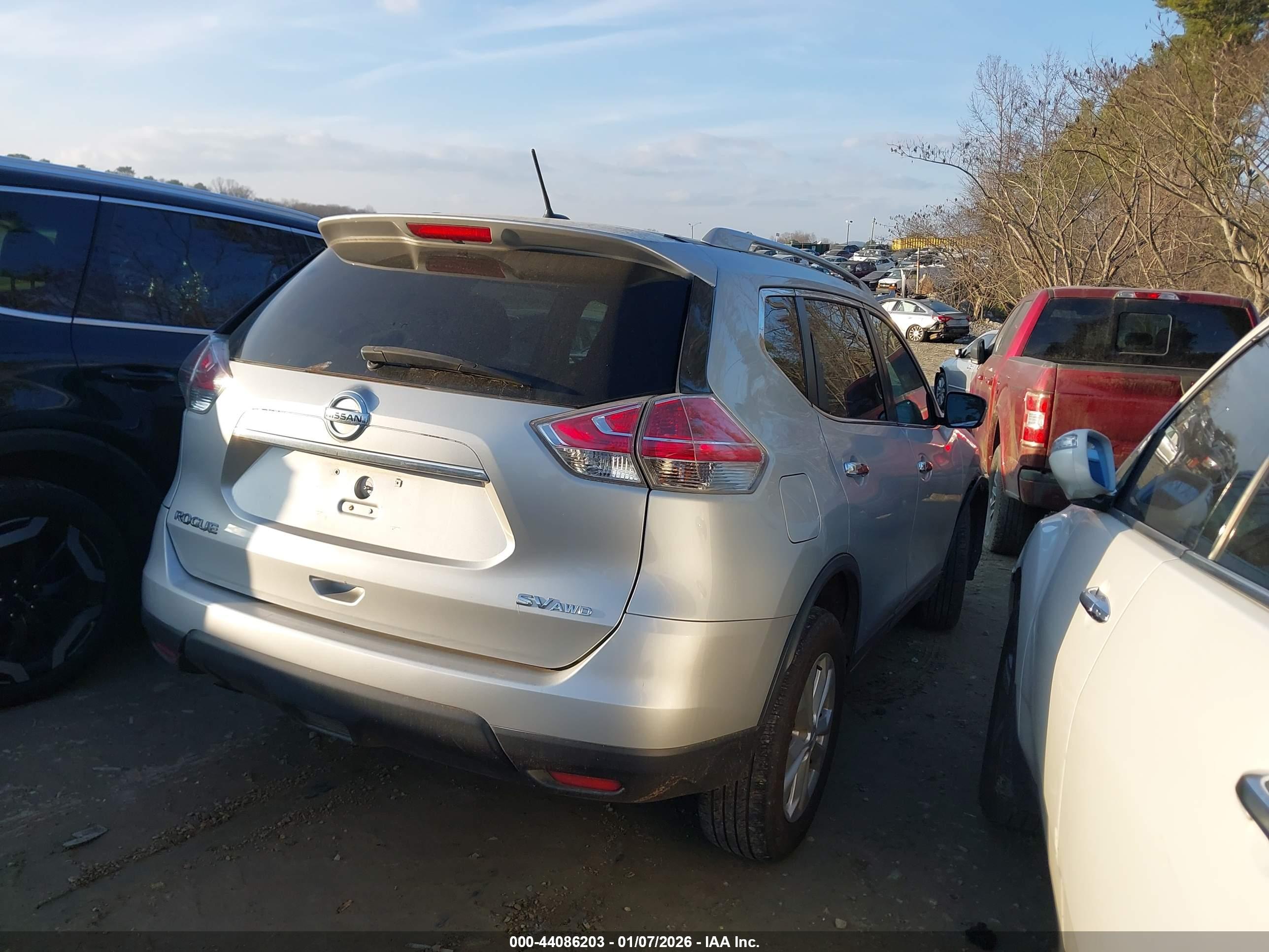 NISSAN ROGUE image 4