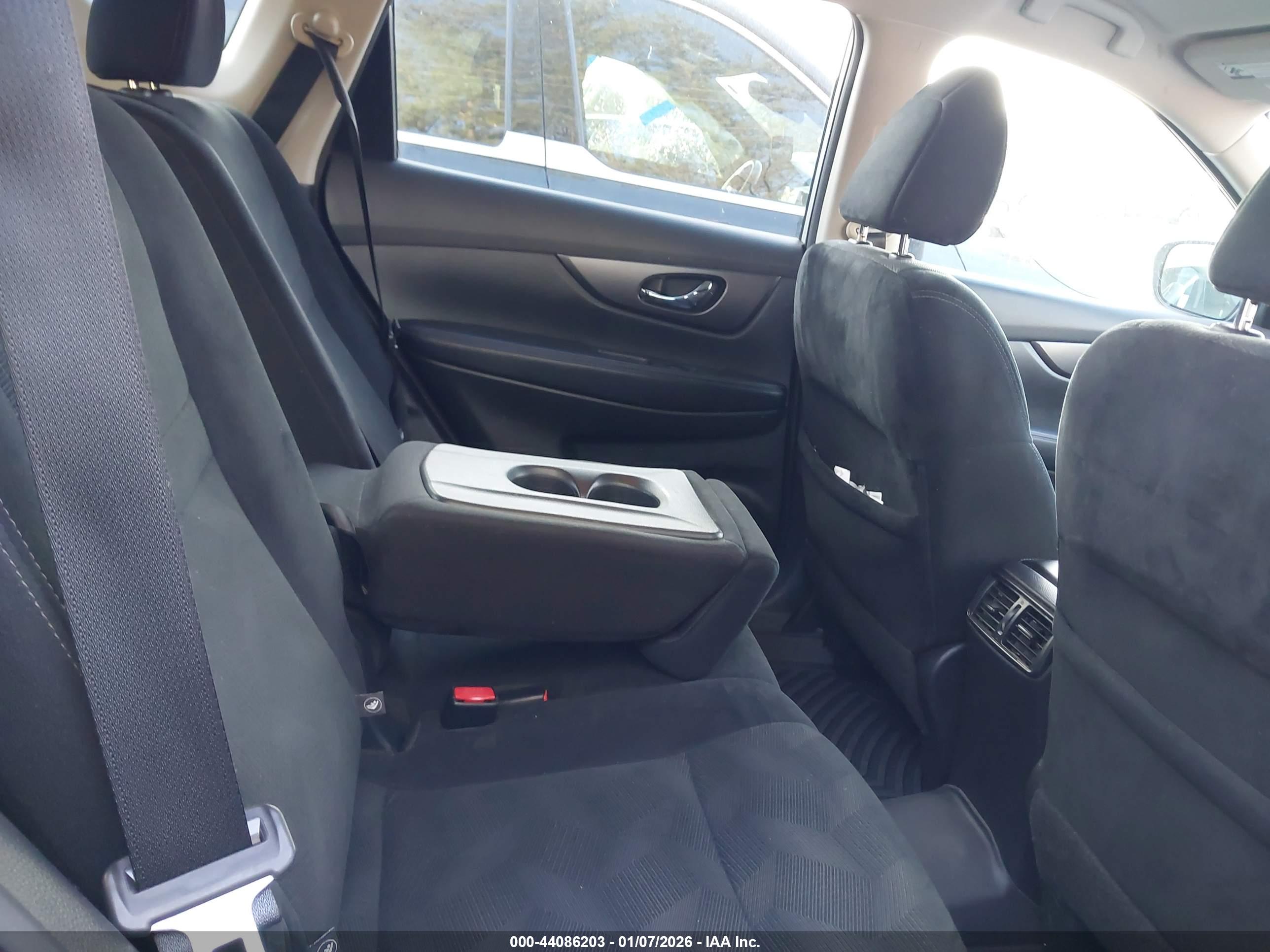 NISSAN ROGUE image 8