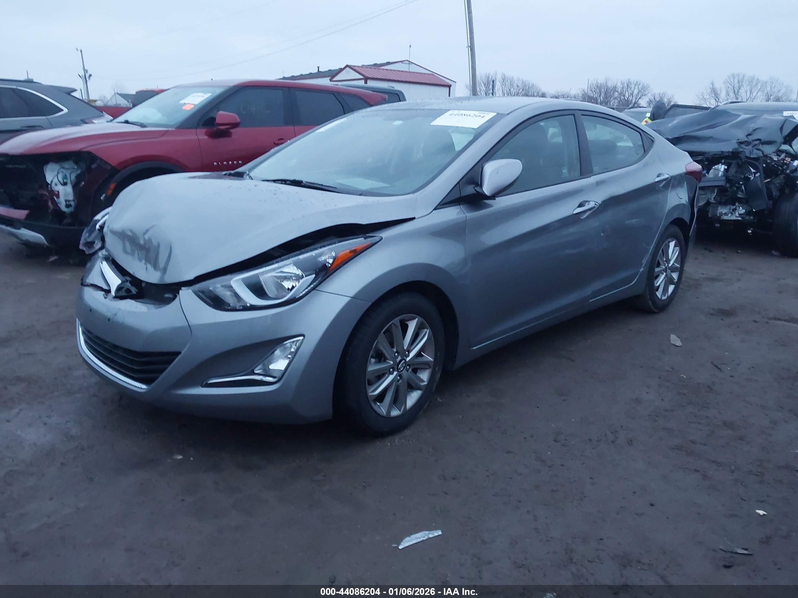 HYUNDAI ELANTRA image 2