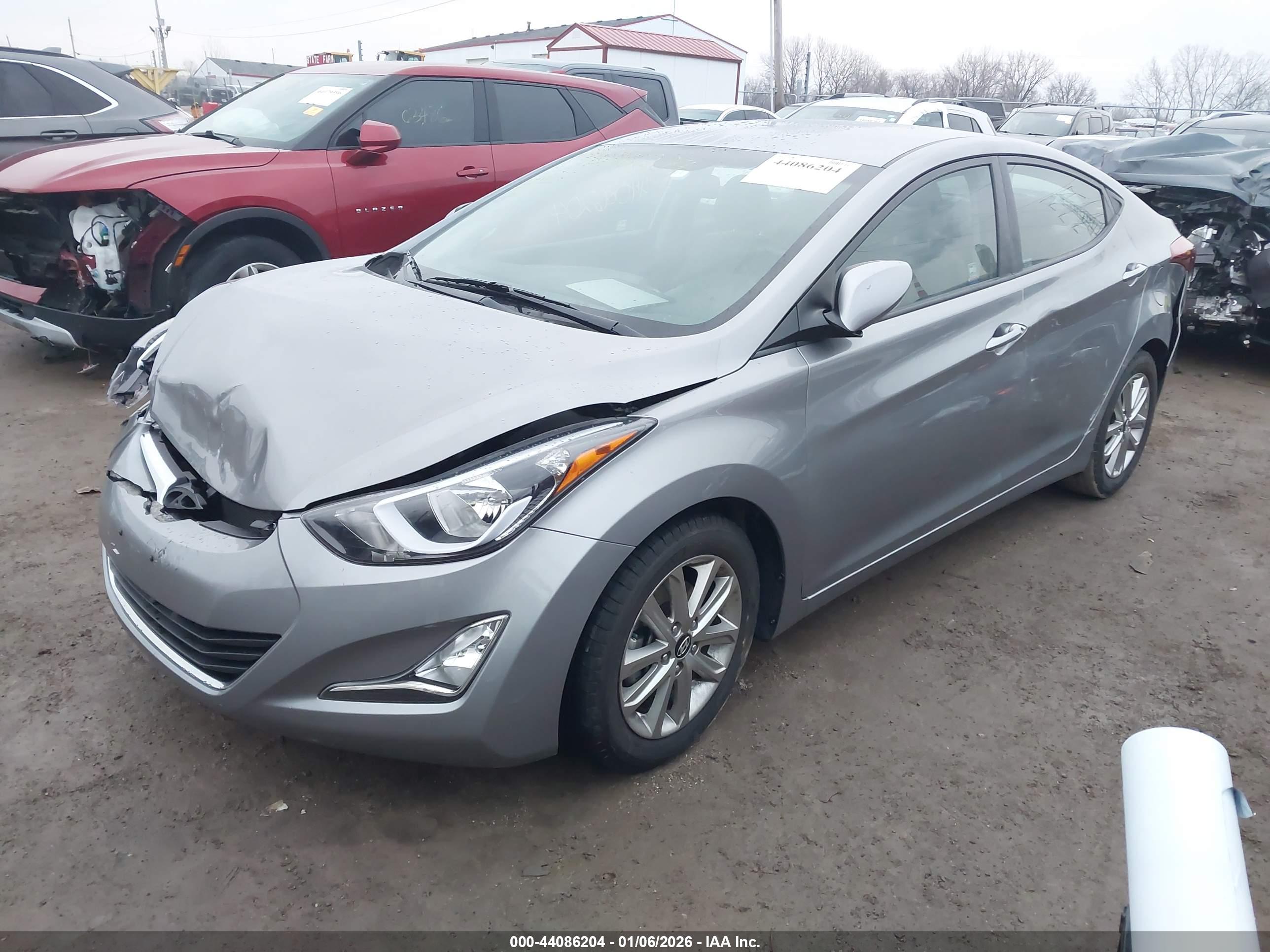 HYUNDAI ELANTRA image 6
