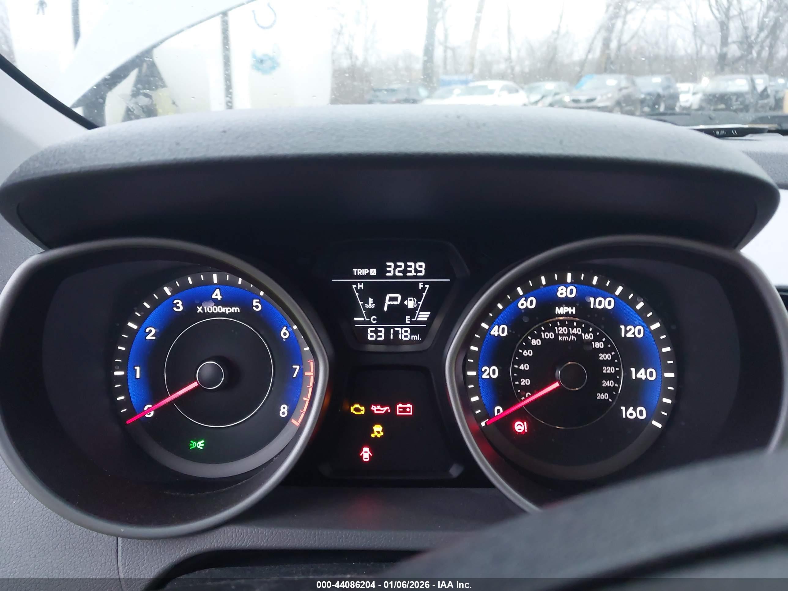 HYUNDAI ELANTRA image 7