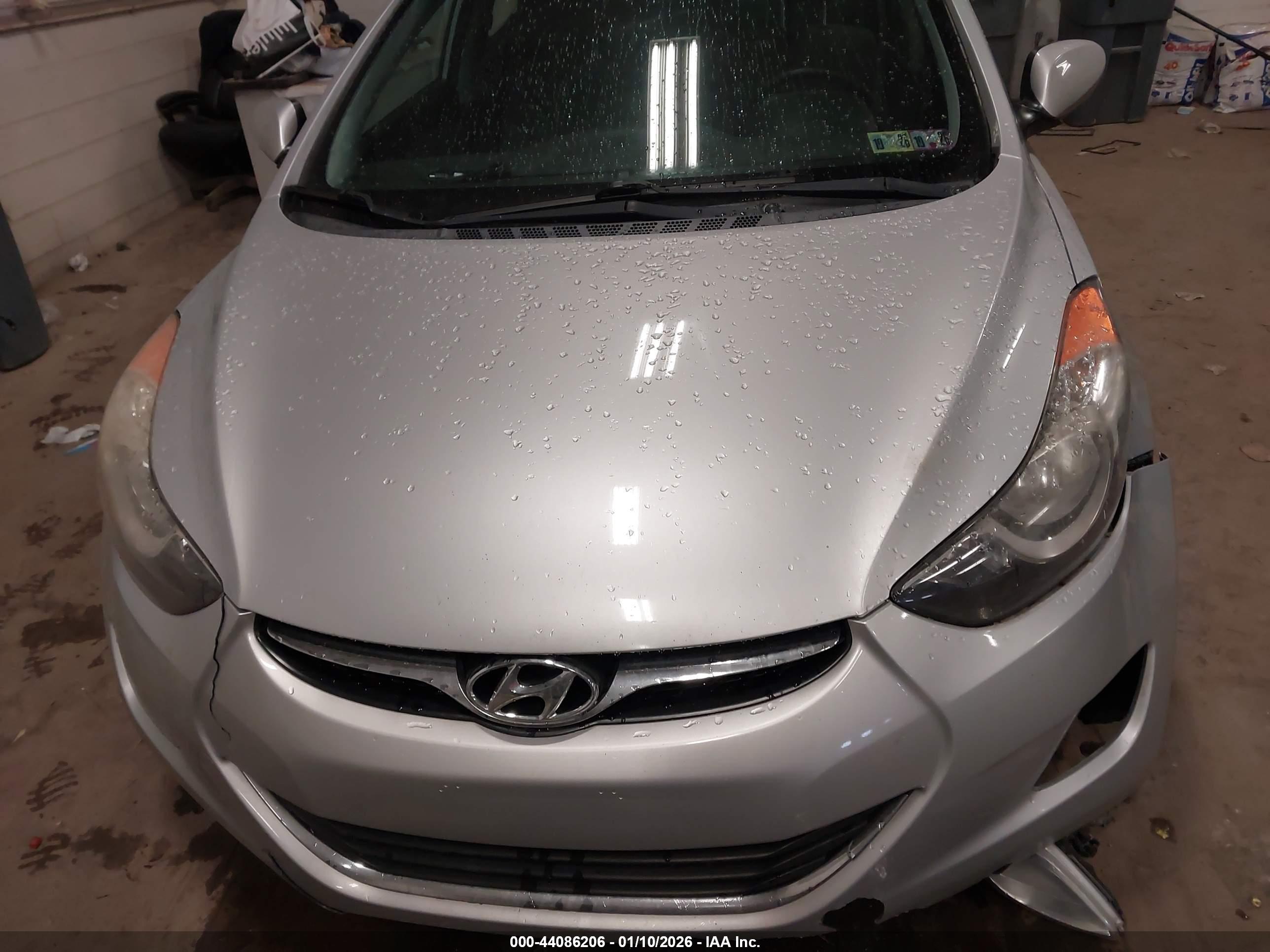 HYUNDAI ELANTRA image 10