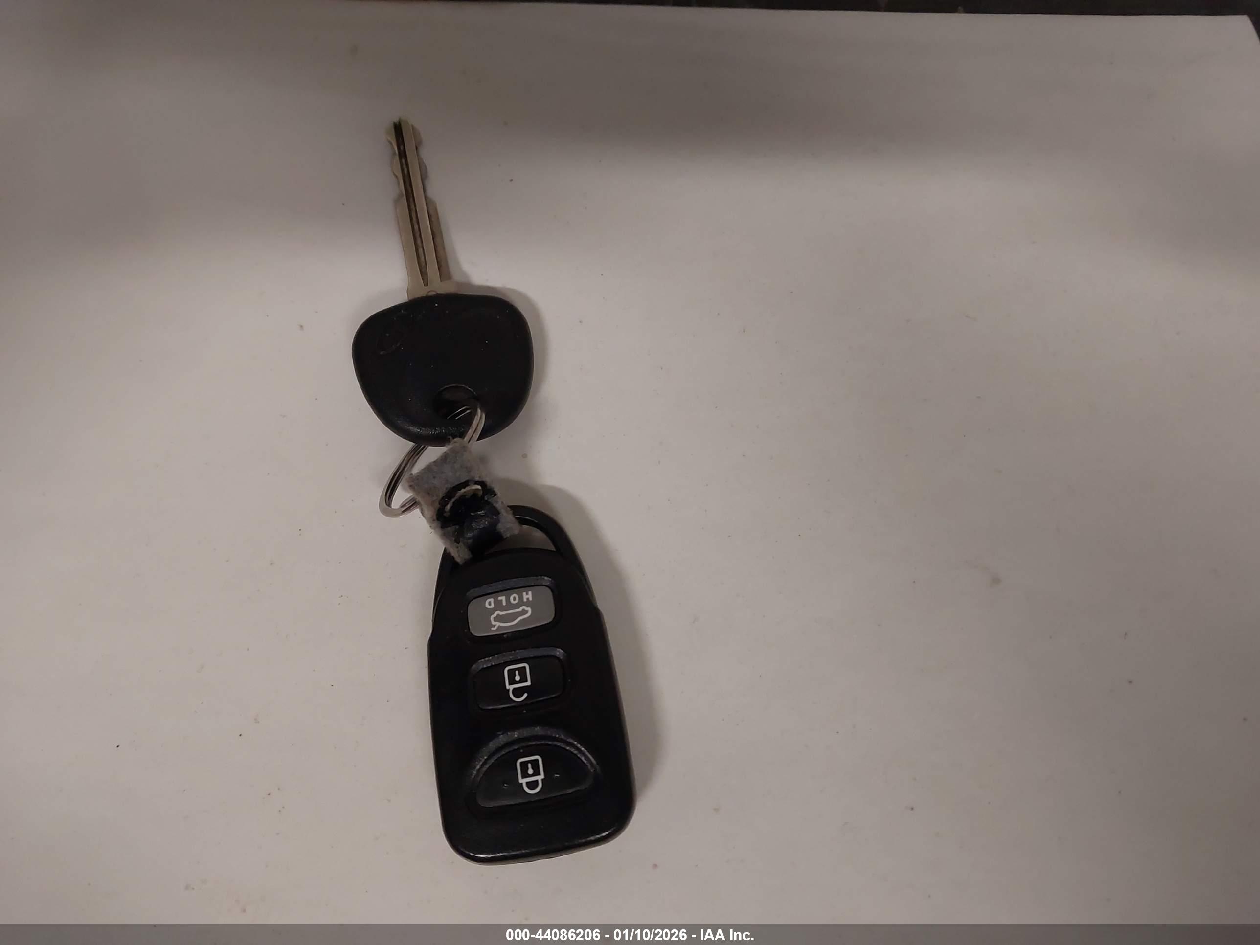 HYUNDAI ELANTRA image 11