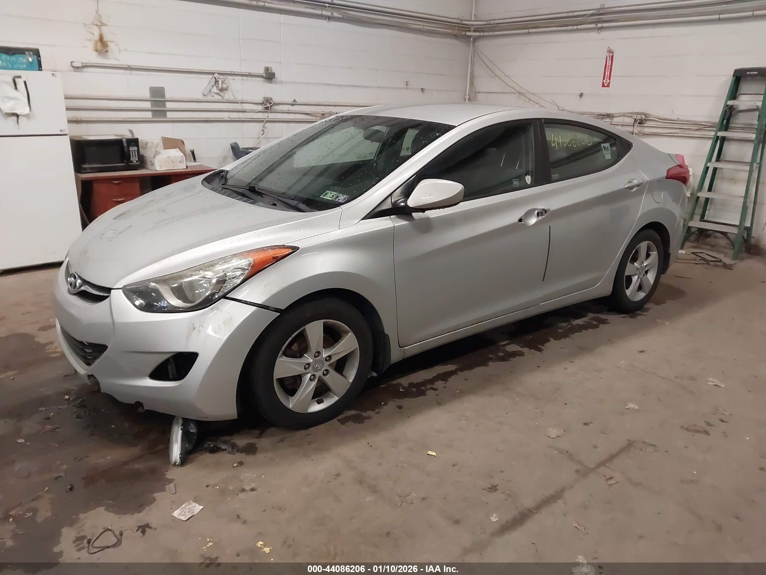 HYUNDAI ELANTRA image 2
