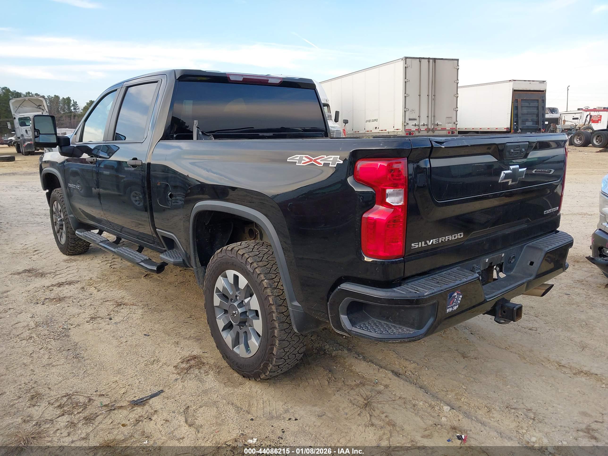 CHEVROLET SILVERADO image 3