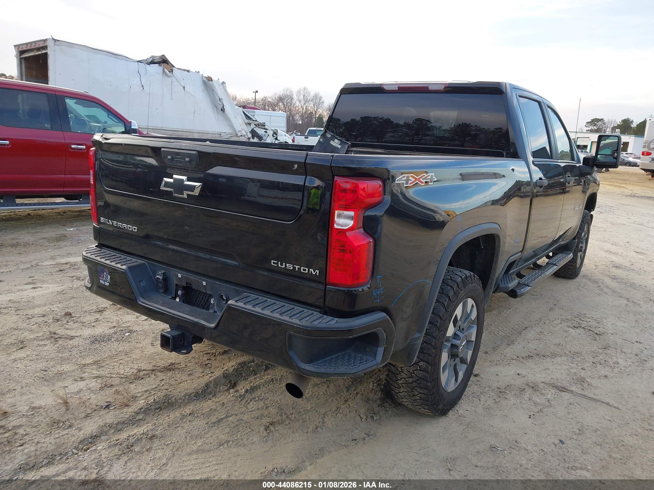 CHEVROLET SILVERADO image 4