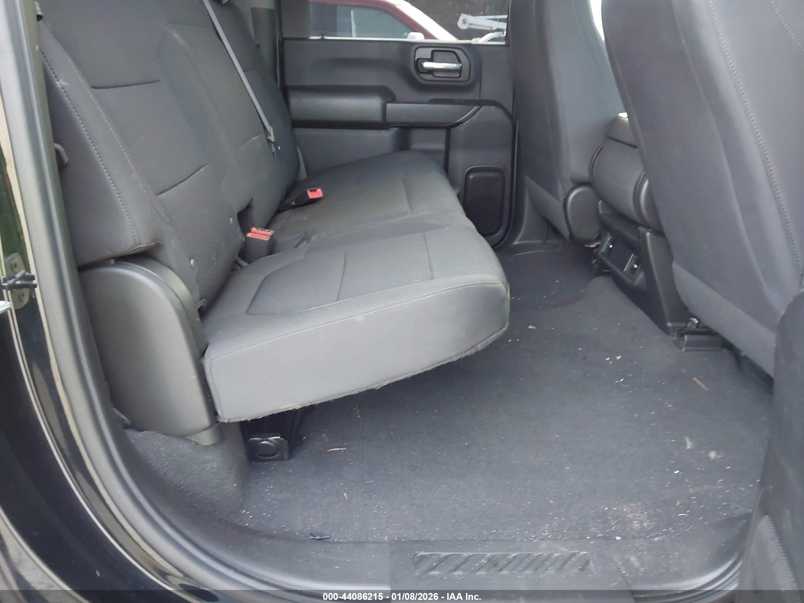 CHEVROLET SILVERADO image 7