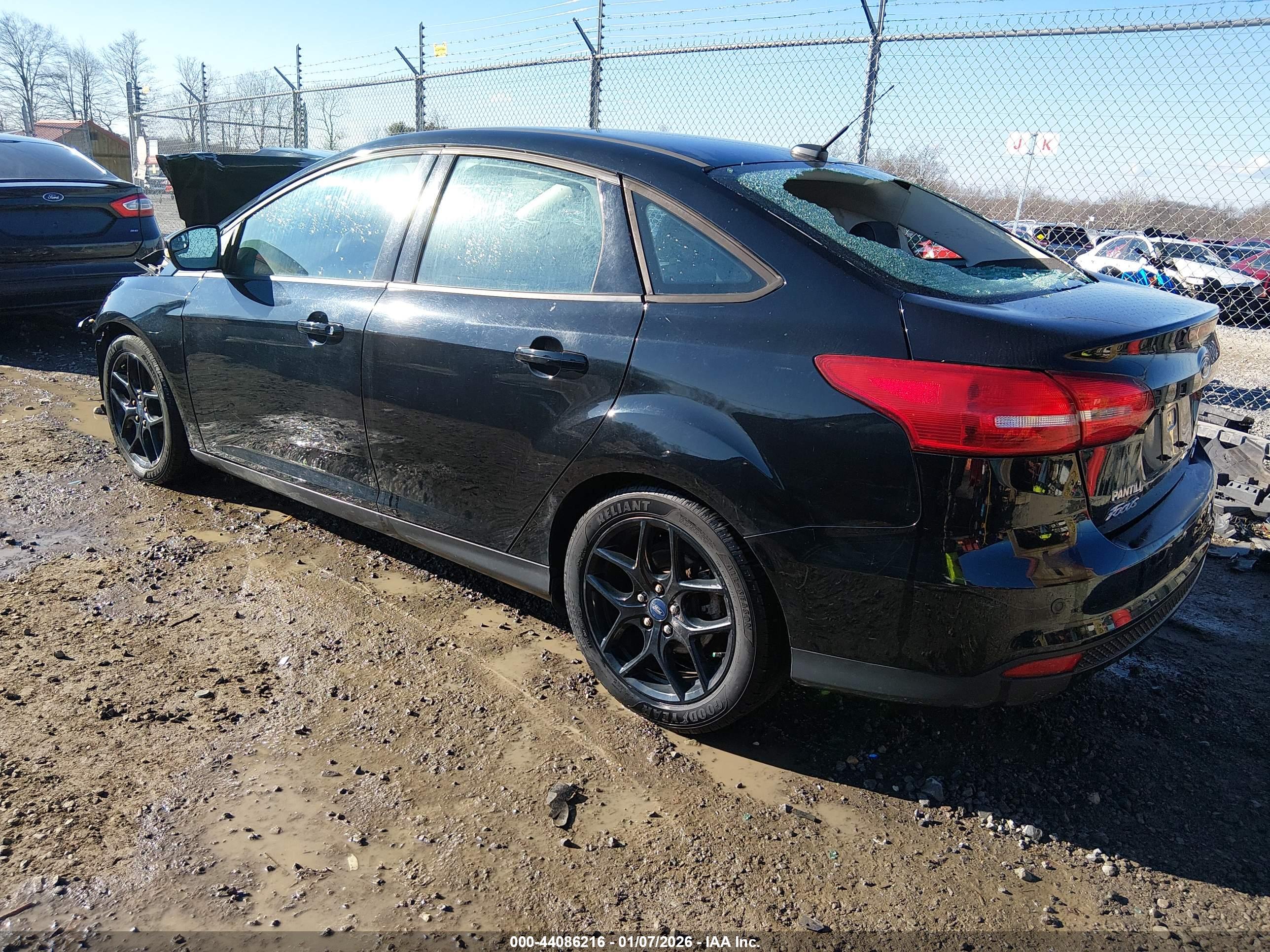 FORD FOCUS image 3